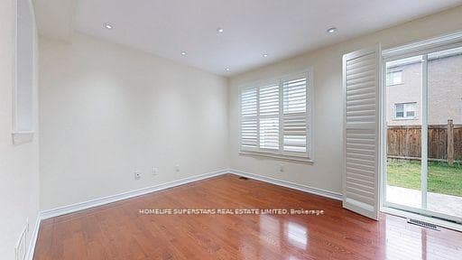 60 EBURY Drive photo 12
