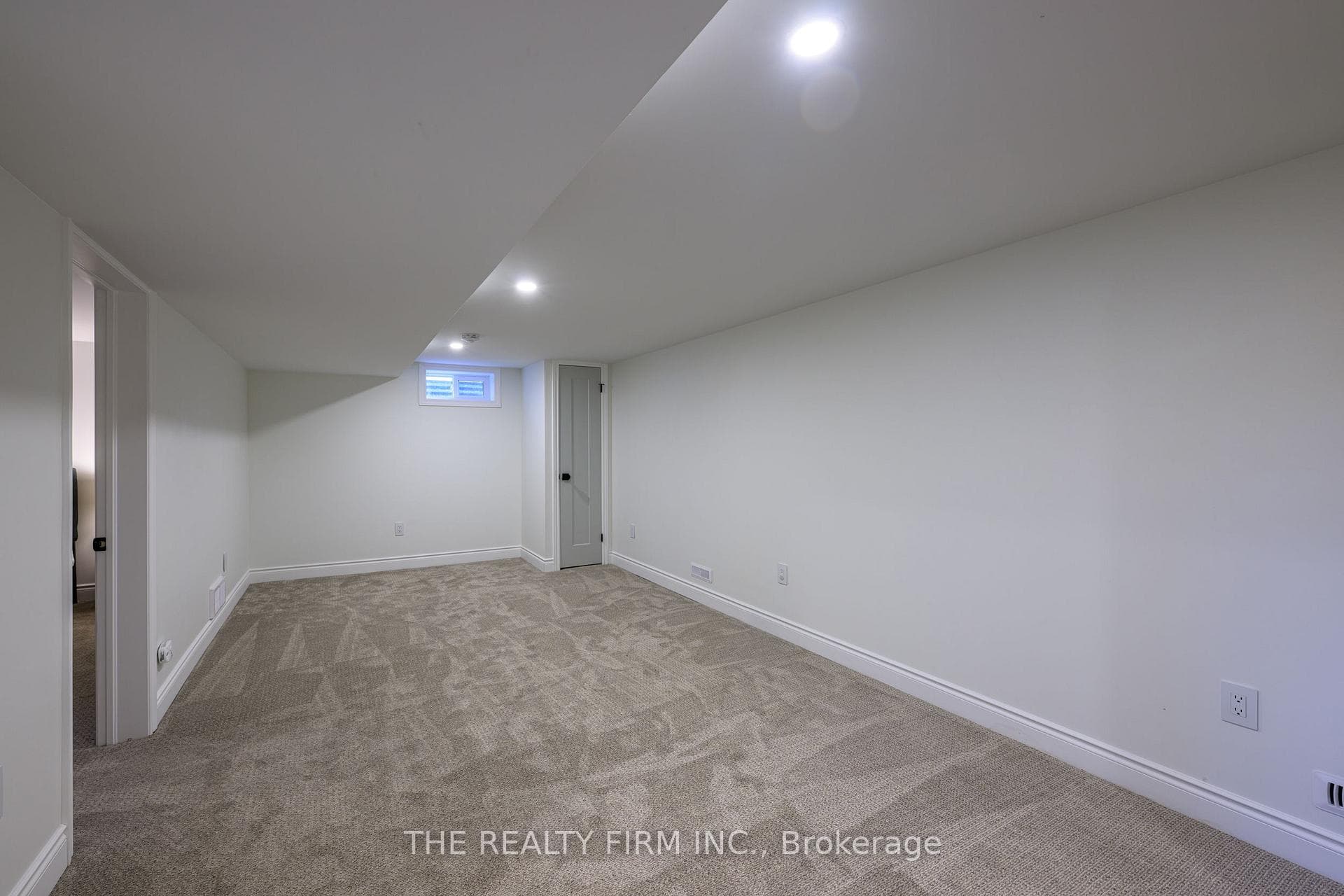 32 Frontenac Road photo 26