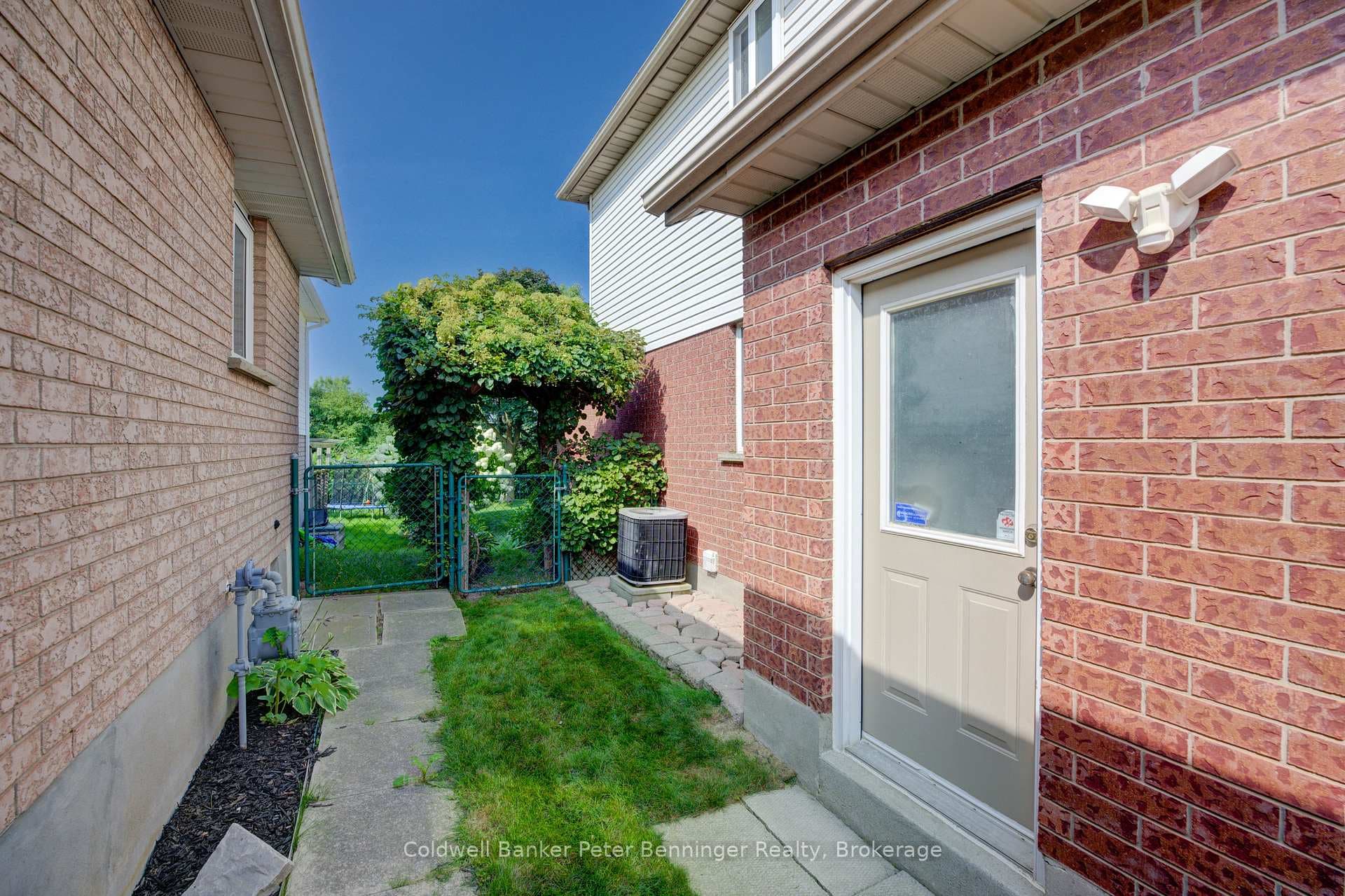 46 Tara Crescent photo 31