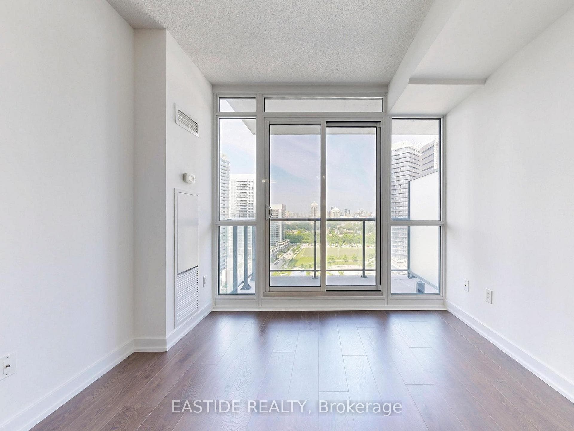 121 Mcmahon Drive Unit 2516 photo 9