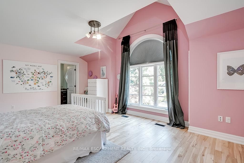 246 Pomona Avenue photo 34