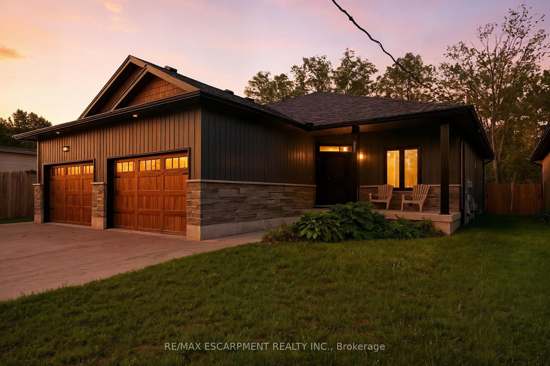 1053 Bay Street photo 1
