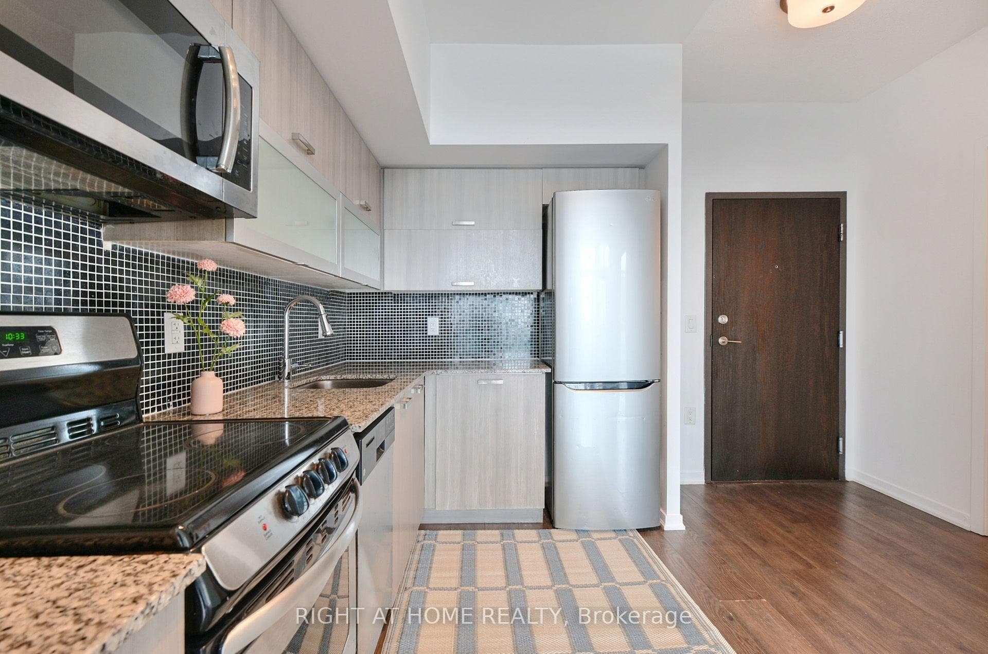36 Lisgar Street Unit 1511 photo 8