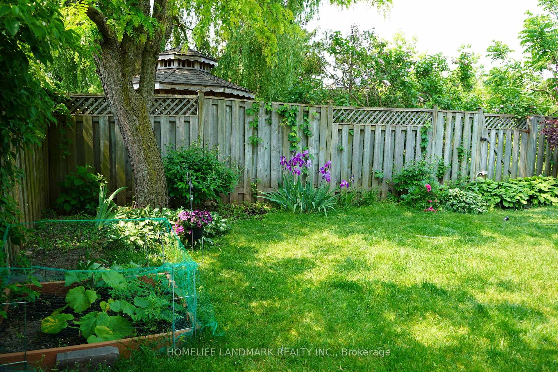 10 Lehman Crescent photo 31