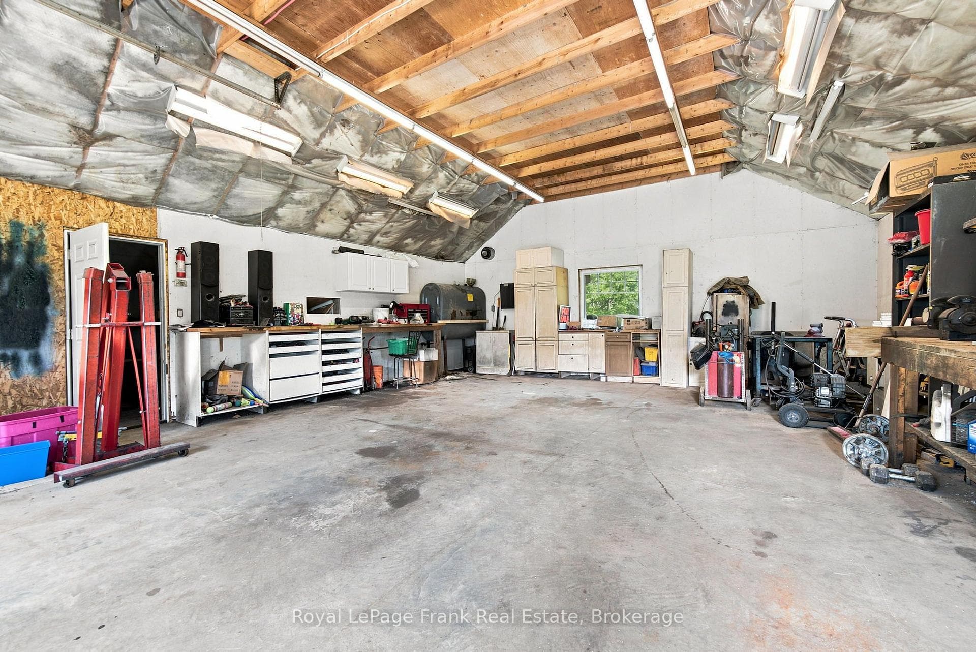 Detached garage/shop