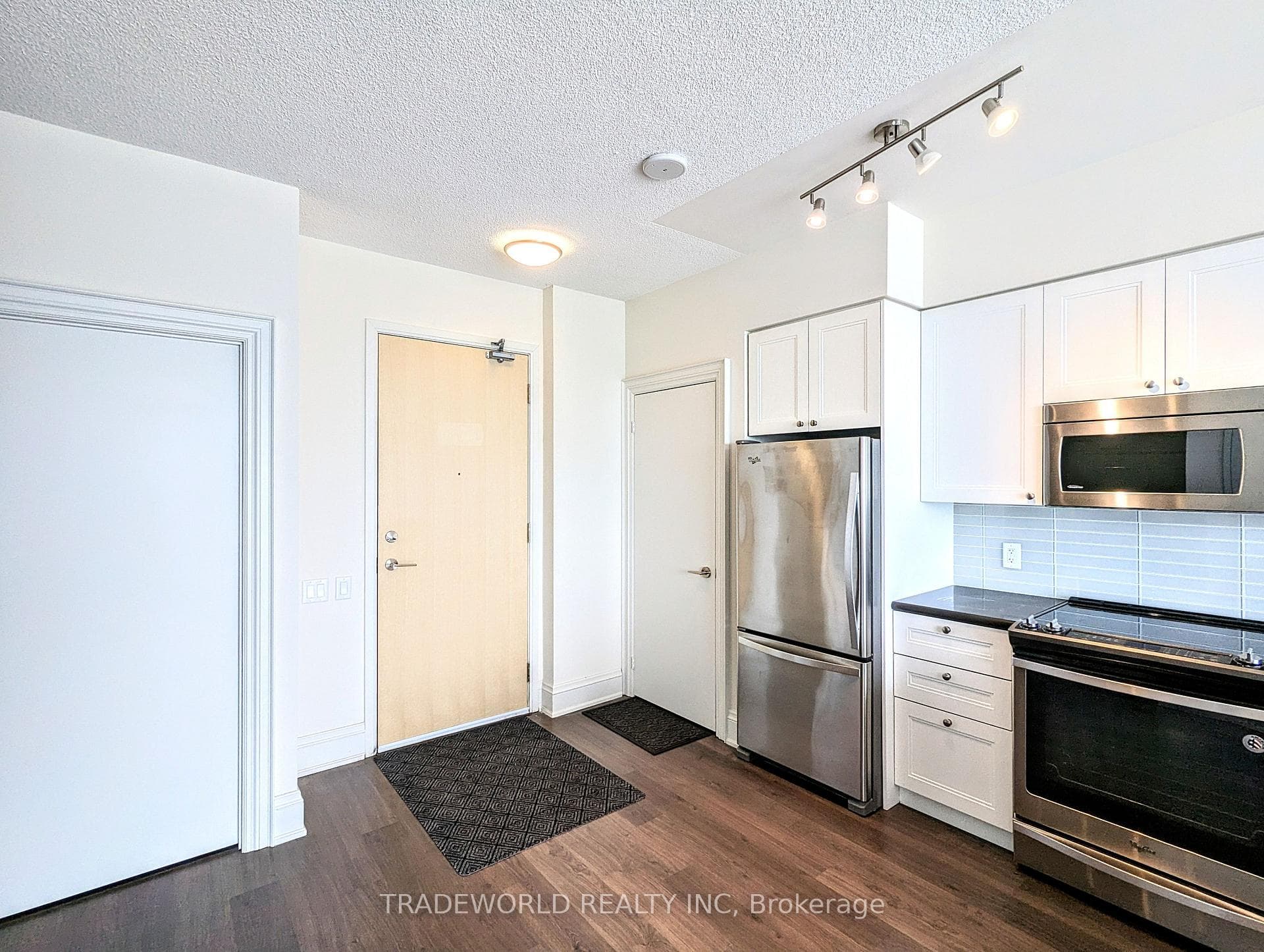 30 Roehampton Avenue Unit 2706 photo 7