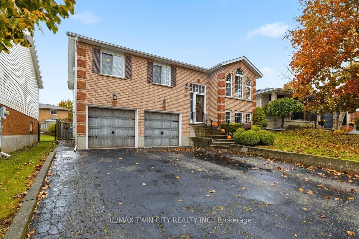 83 Hazelwood Crescent photo 3