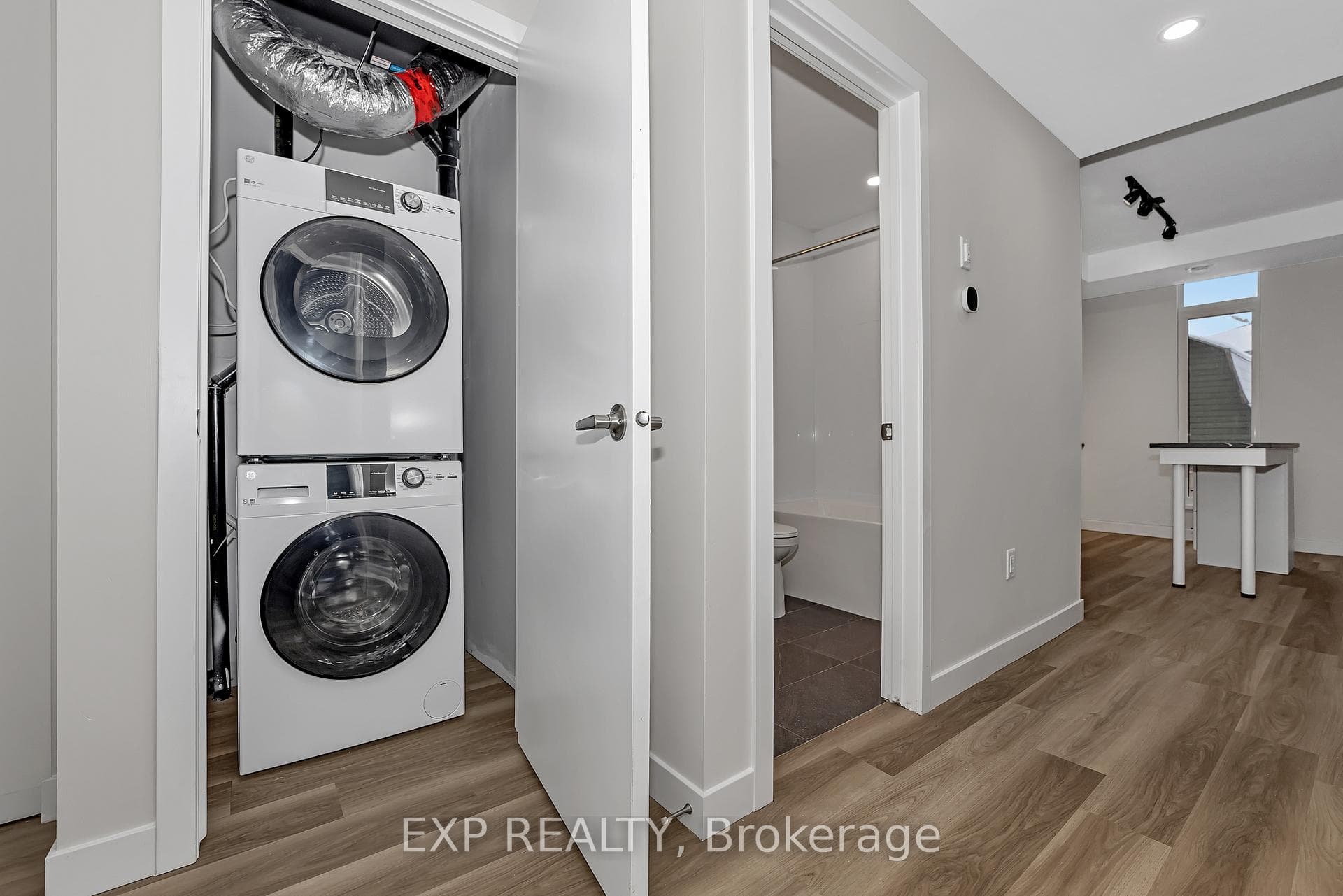 211 Armstrong Street Unit 102 photo 20