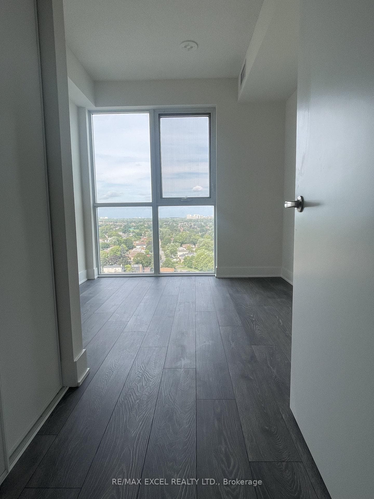 188 Fairview Mall Drive Unit 1808 photo 9