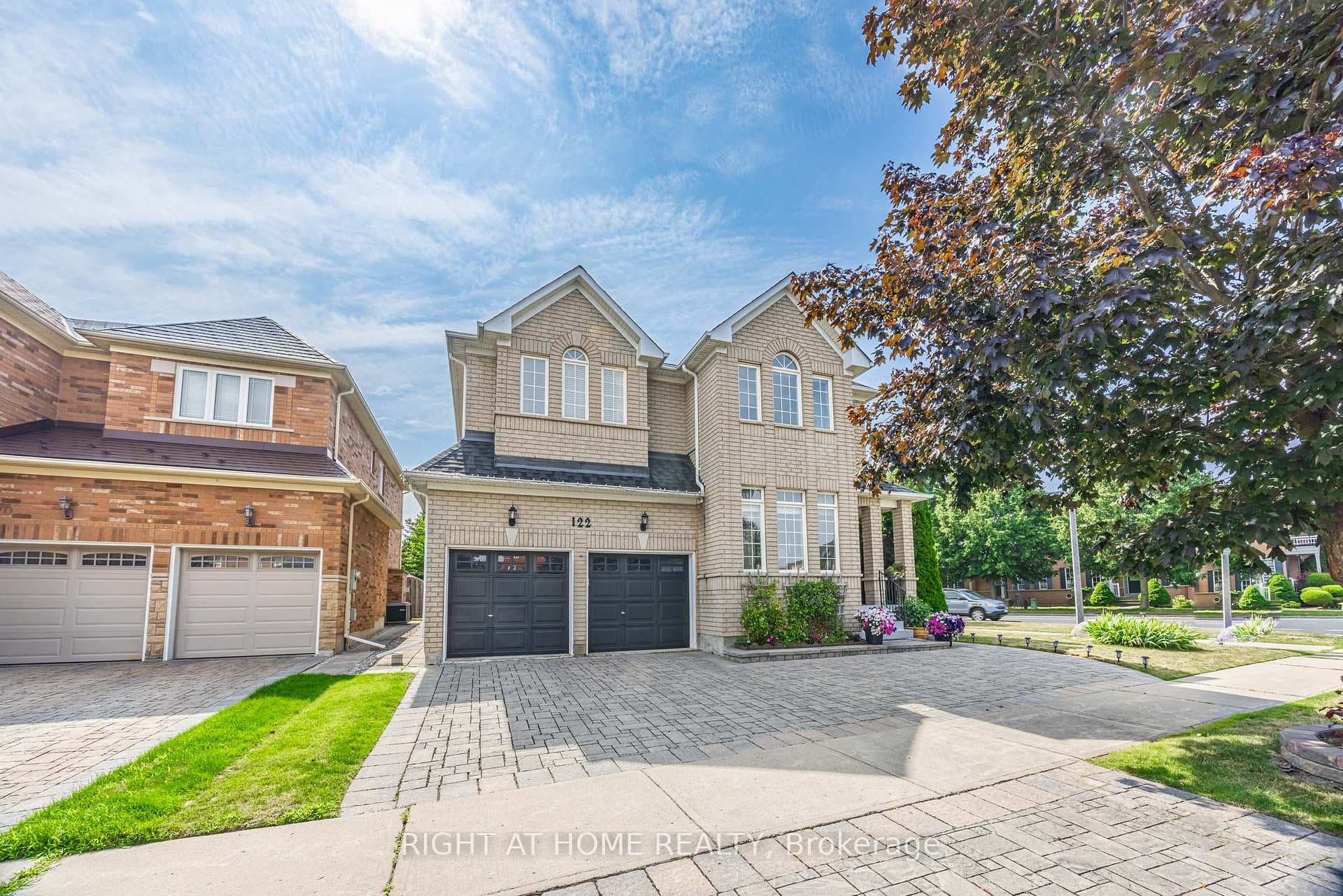 122 Annina Crescent photo 1