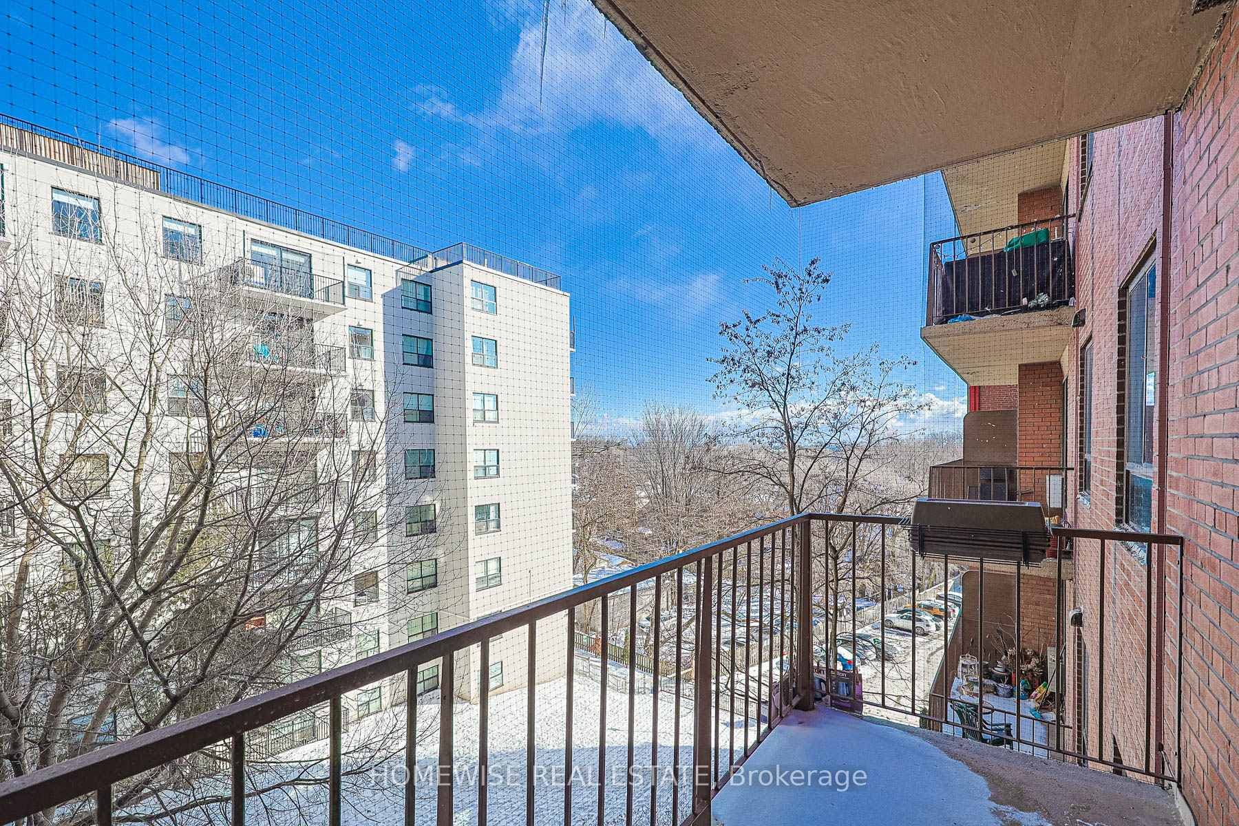 485 Kingston Road Unit 611 photo 26