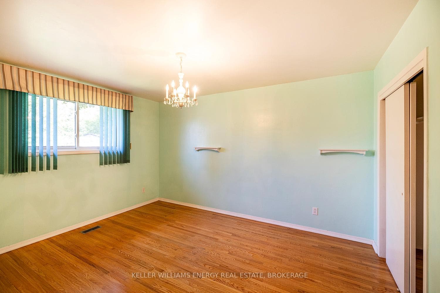 545 Tennyson Avenue photo 13