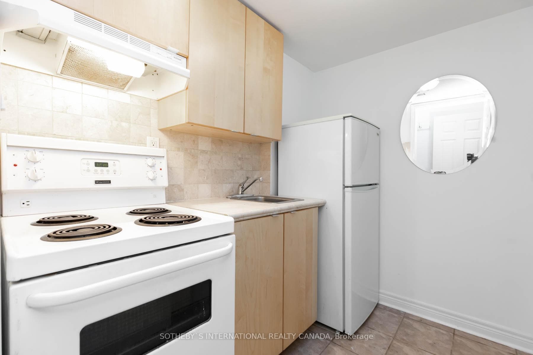 16 Natalie Place Unit B photo 14