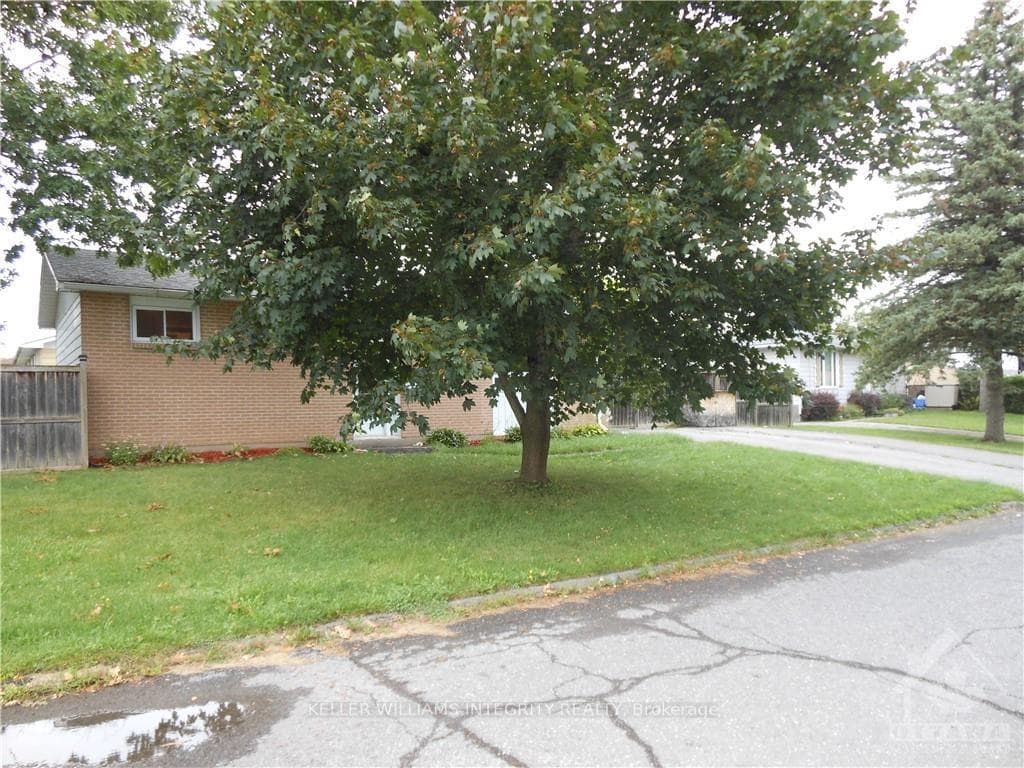 2 LAURIE Court photo 2