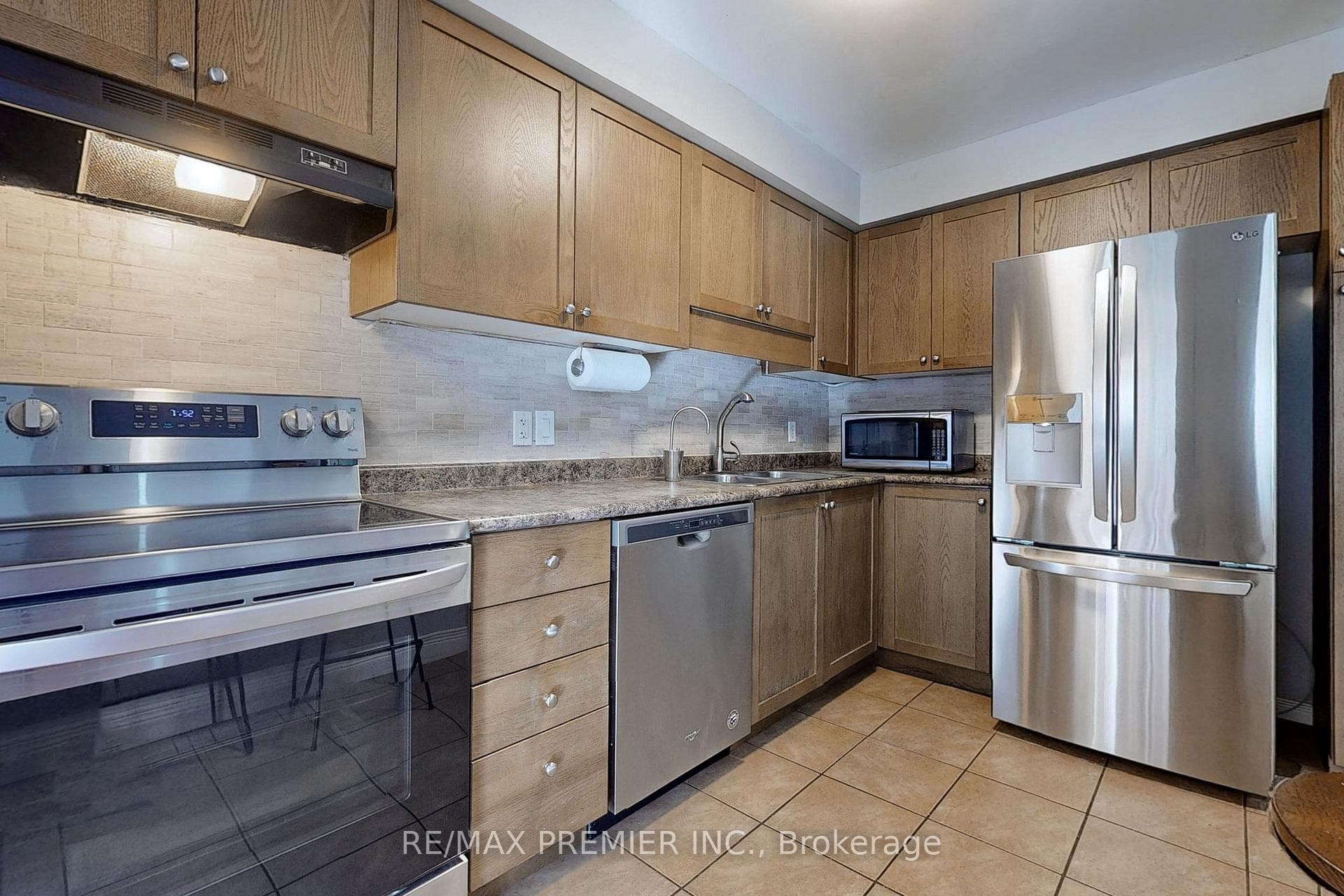 1771 Upper Wentworth Street Unit 34 photo 11