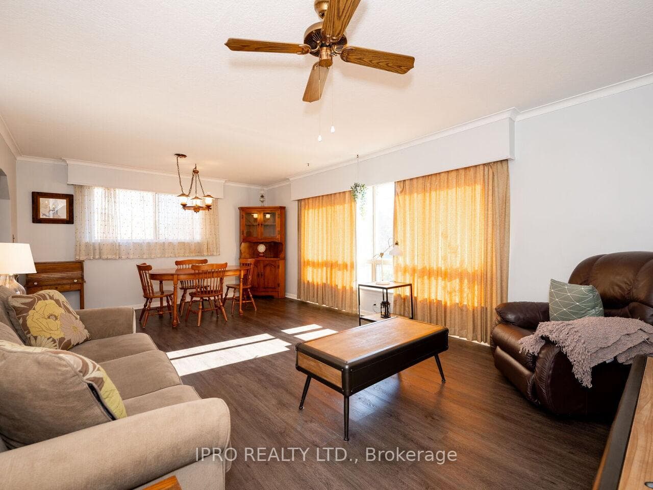 2407 Old Carriage Road photo 11