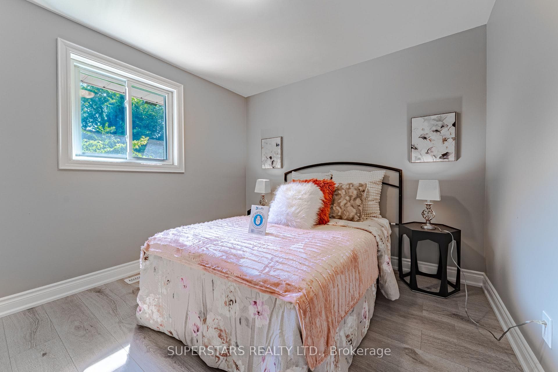 461 Cromwell Avenue photo 14