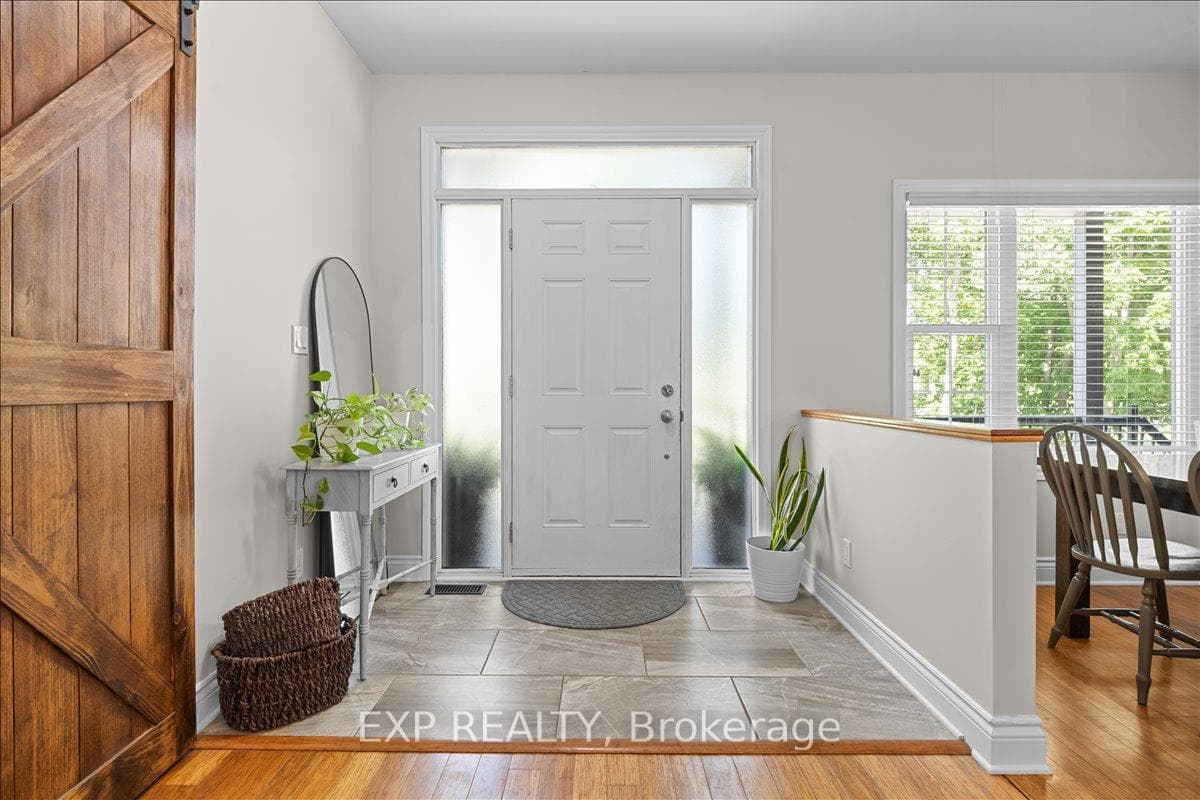 72 Darcys Way photo 4
