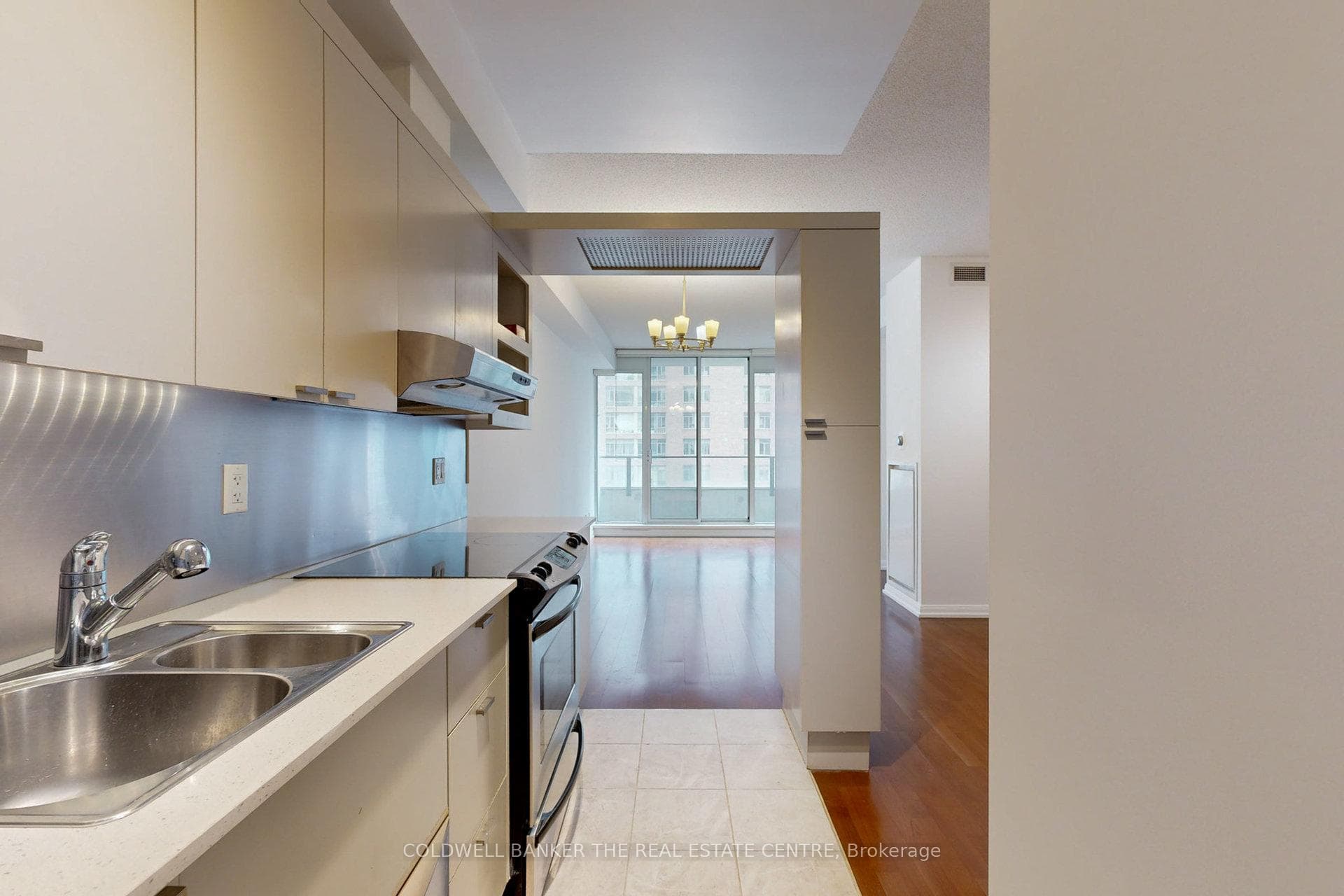 111 Elizabeth Street Unit 1118 photo 10