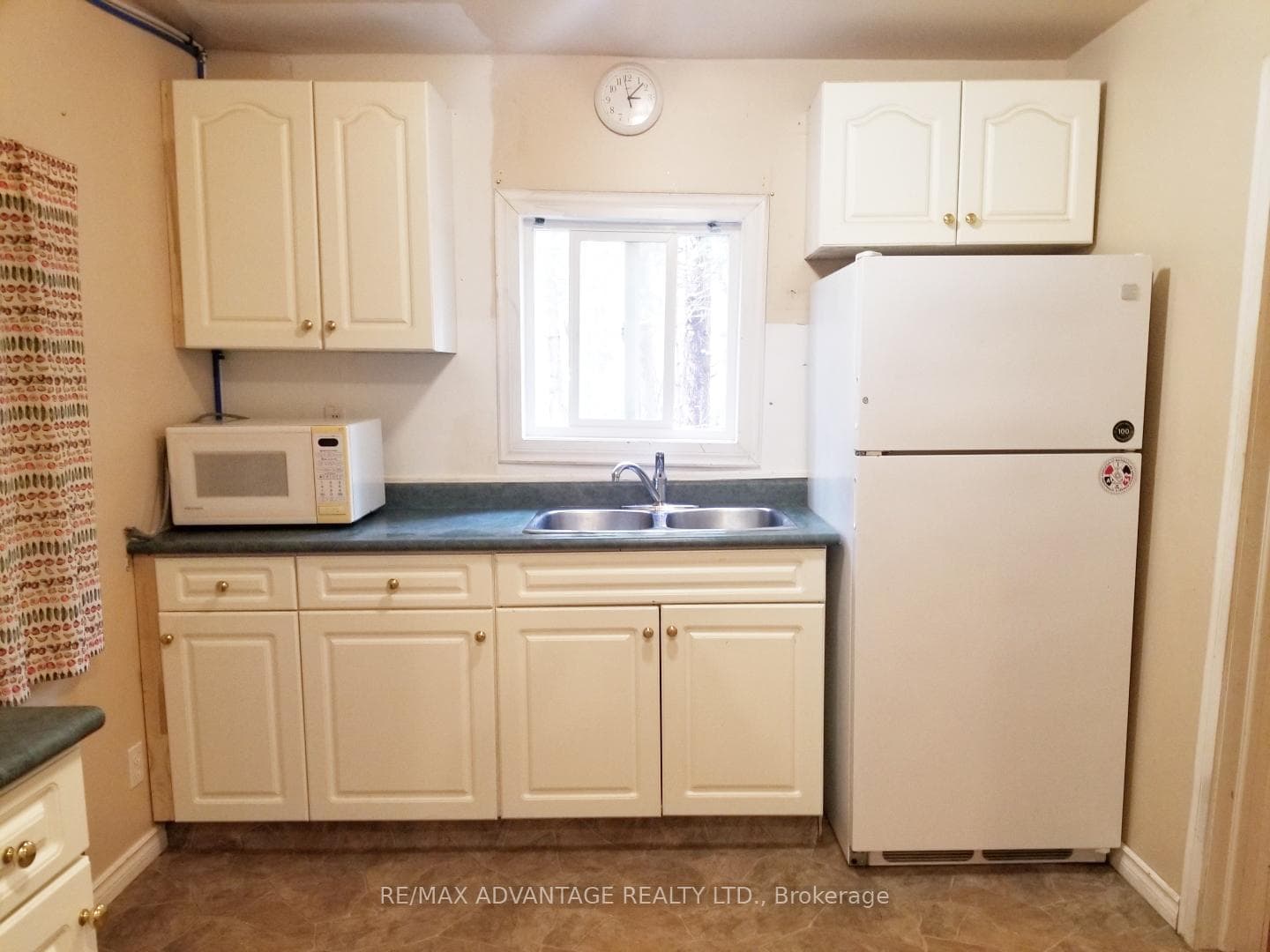 1594 Lakeshore Drive photo 18