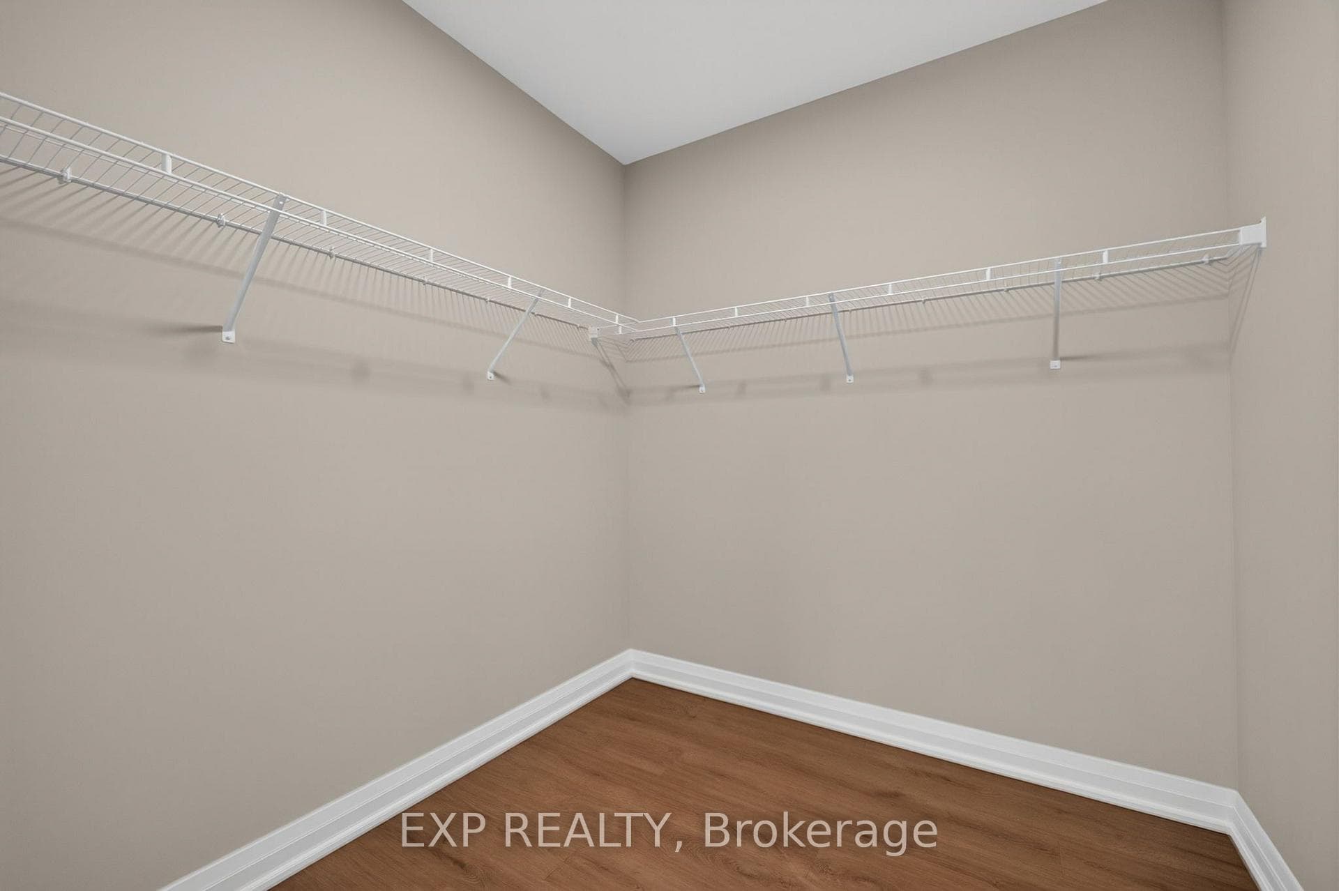 6 Sullivan Street photo 28