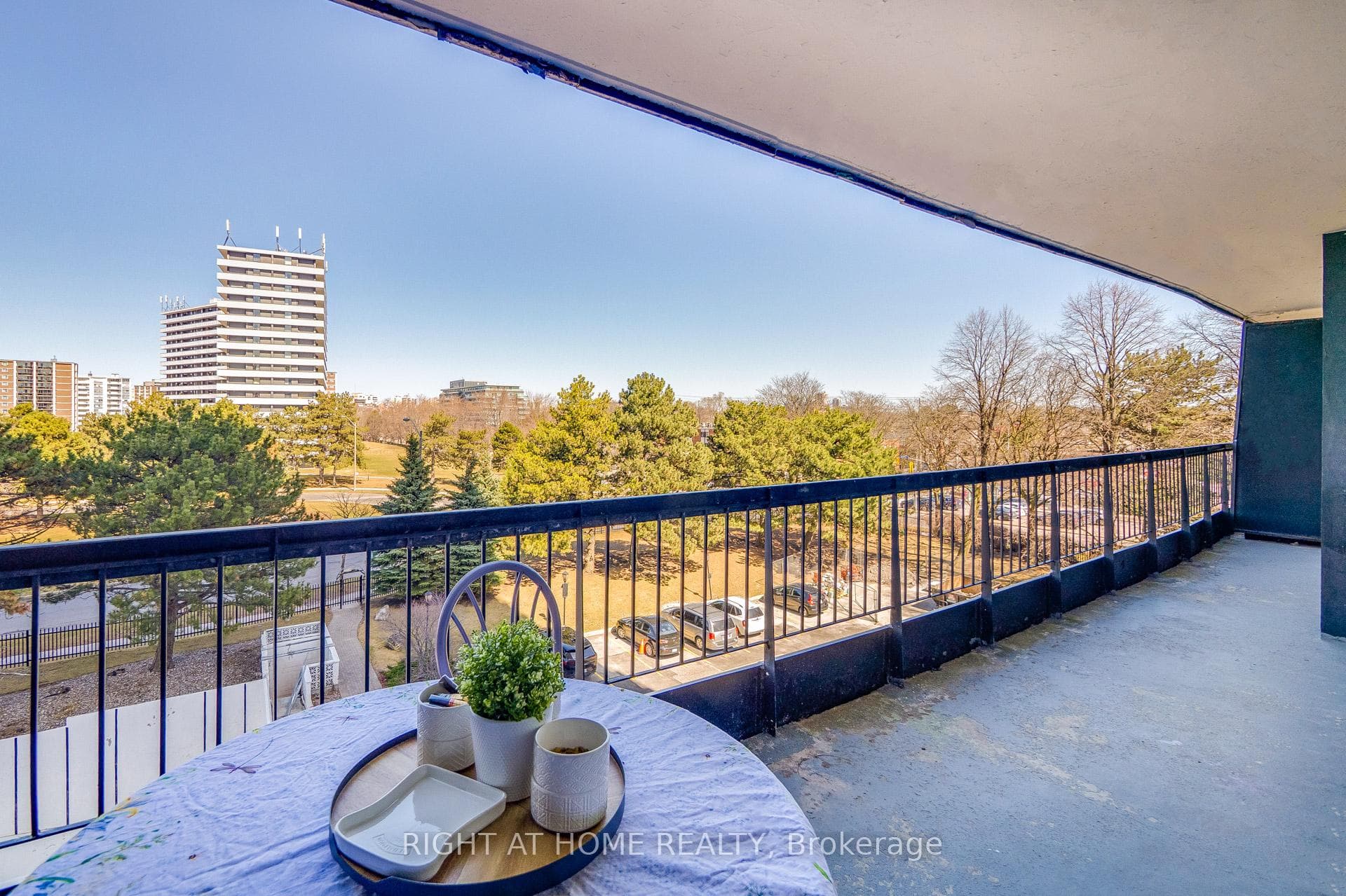 135 Antibes Drive Unit 402 photo 4