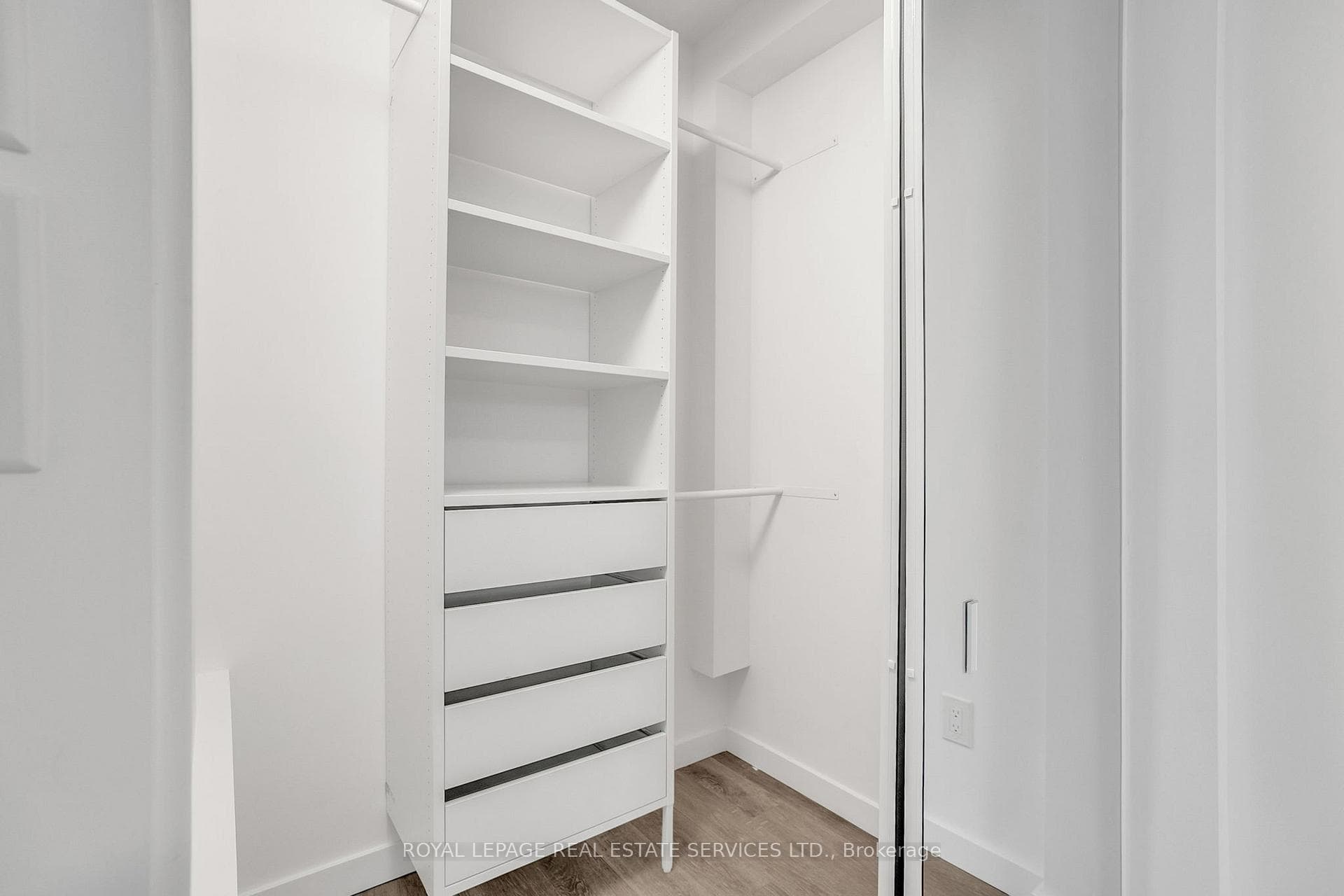 439 Winona Drive Unit C photo 31