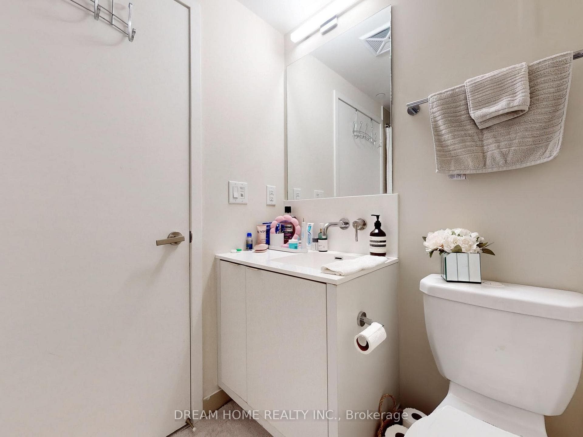 88 Harbour Street Unit 2505 photo 16