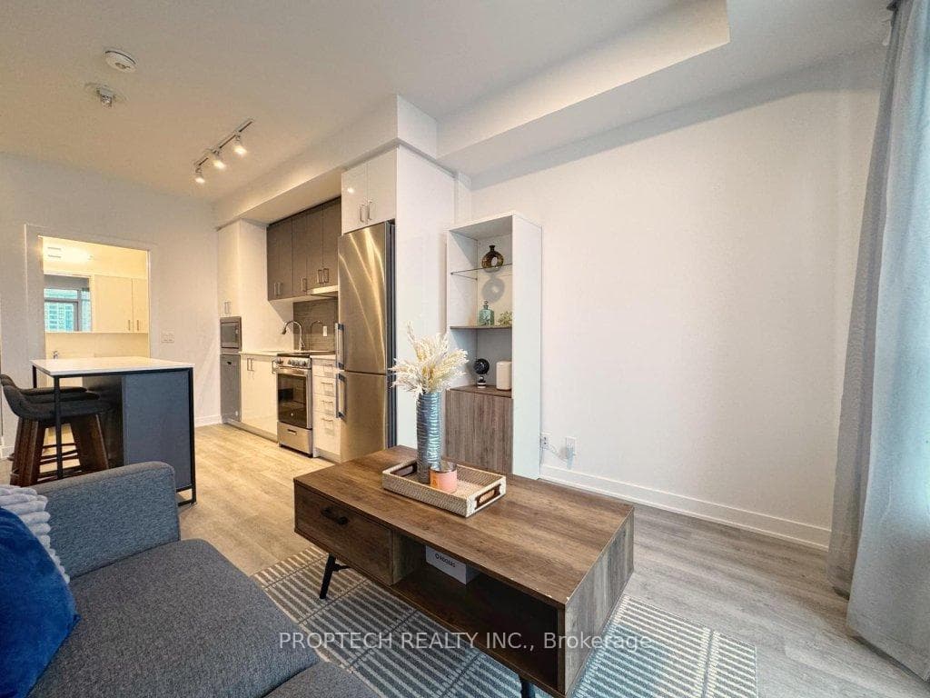 50 Upper Mall Way Unit 628 photo 5