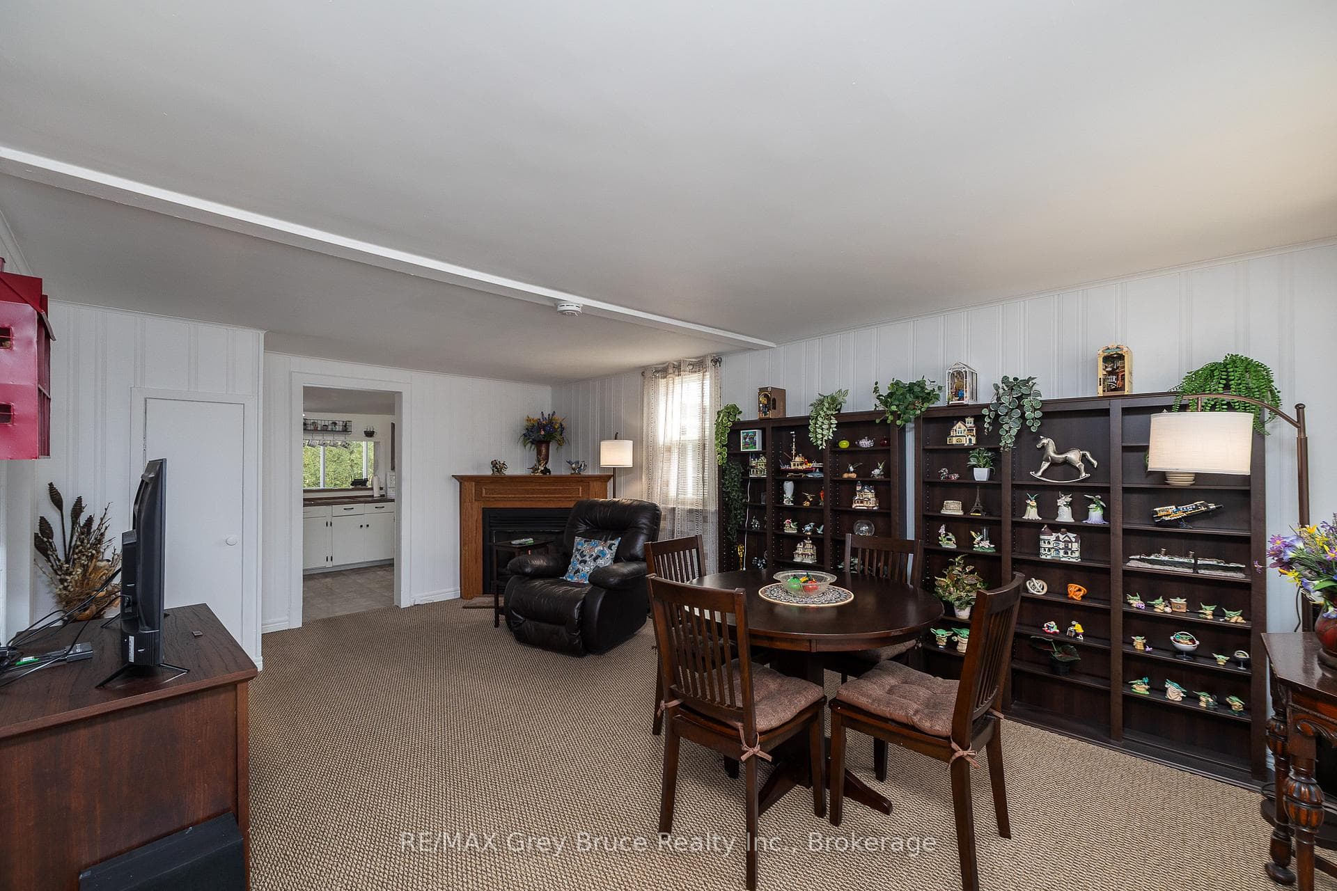 1075 6th Avenue photo 22