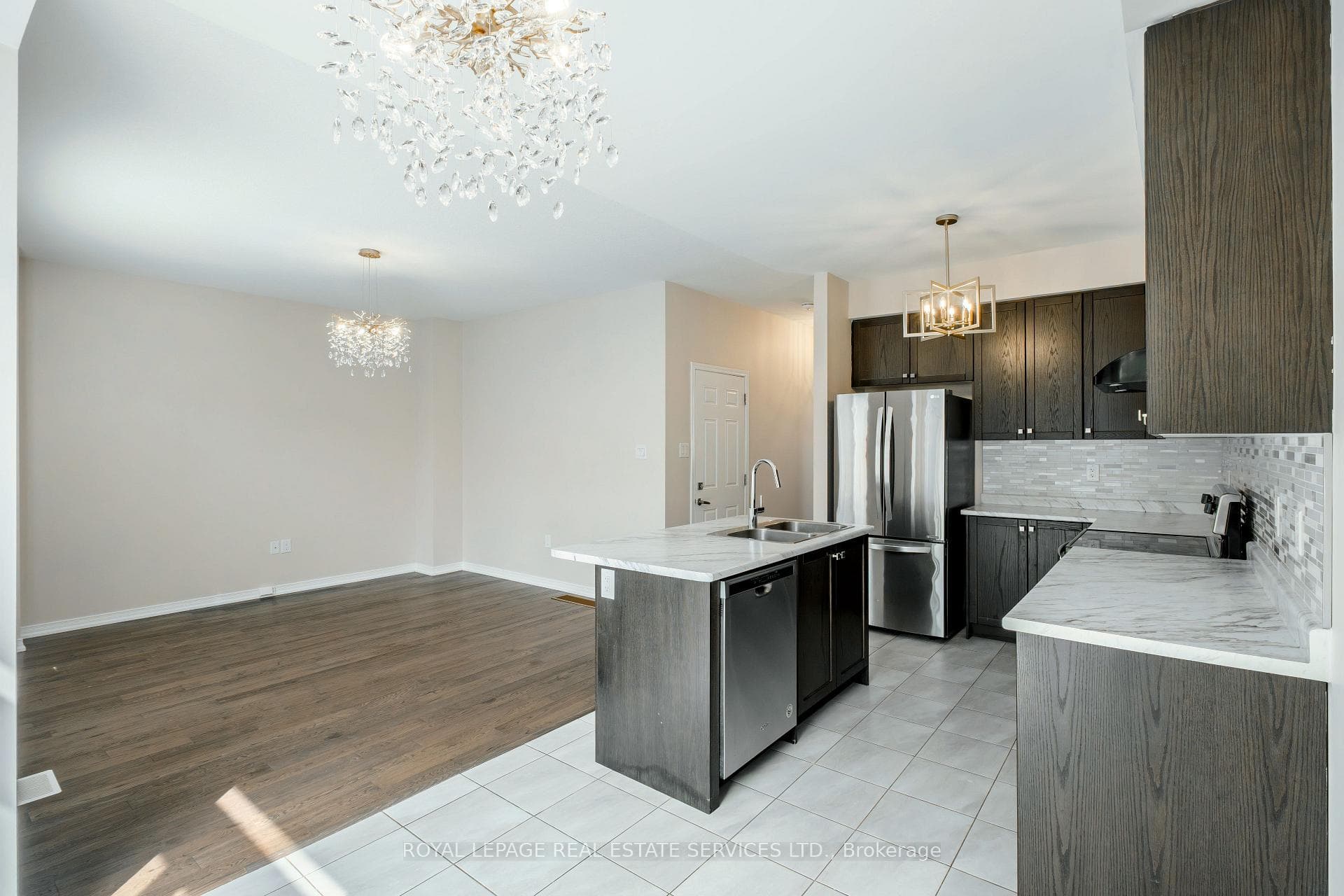 152 Munro Circle photo 25