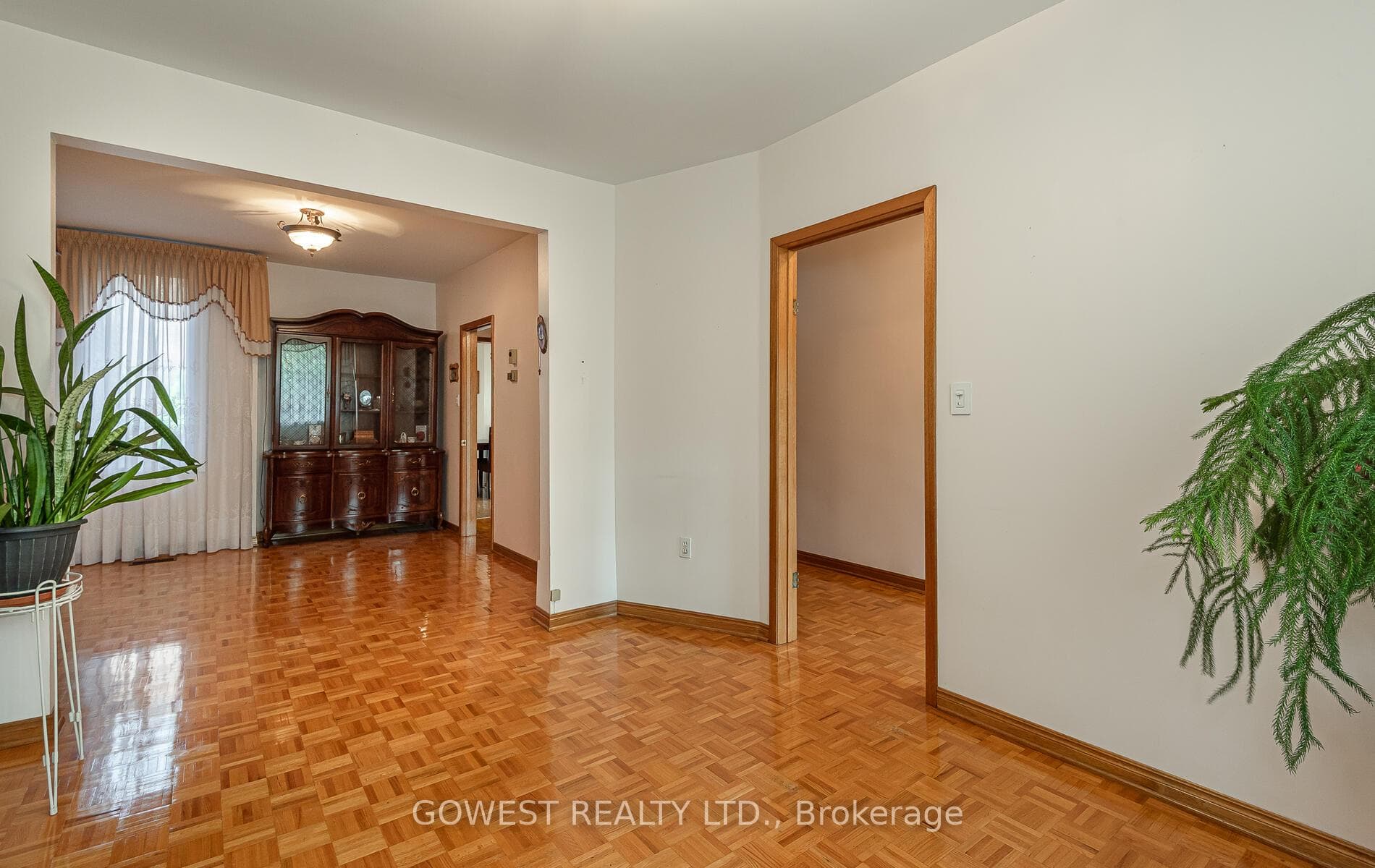 206 Macdonell Avenue photo 9