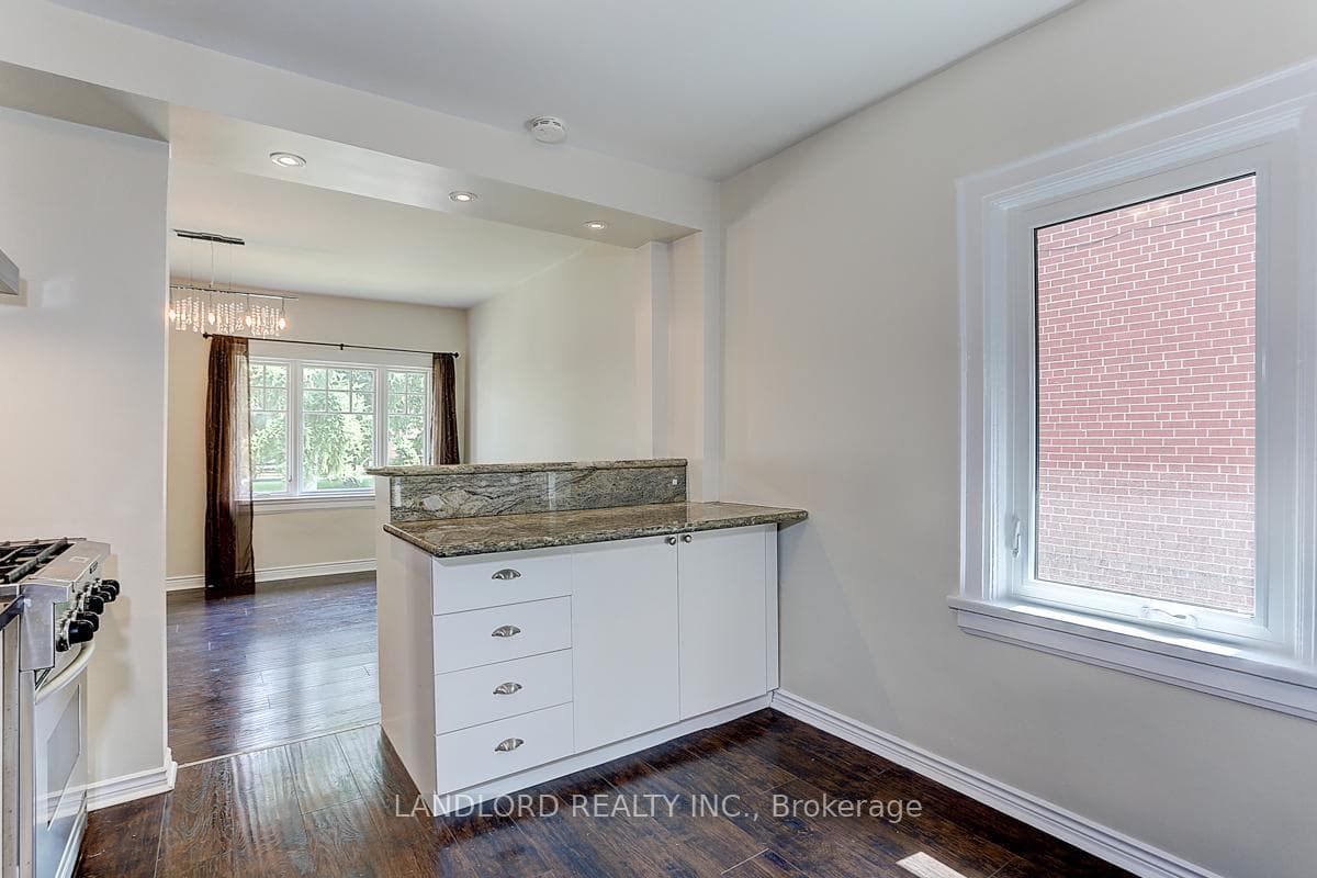 64 Shaver Avenue photo 11