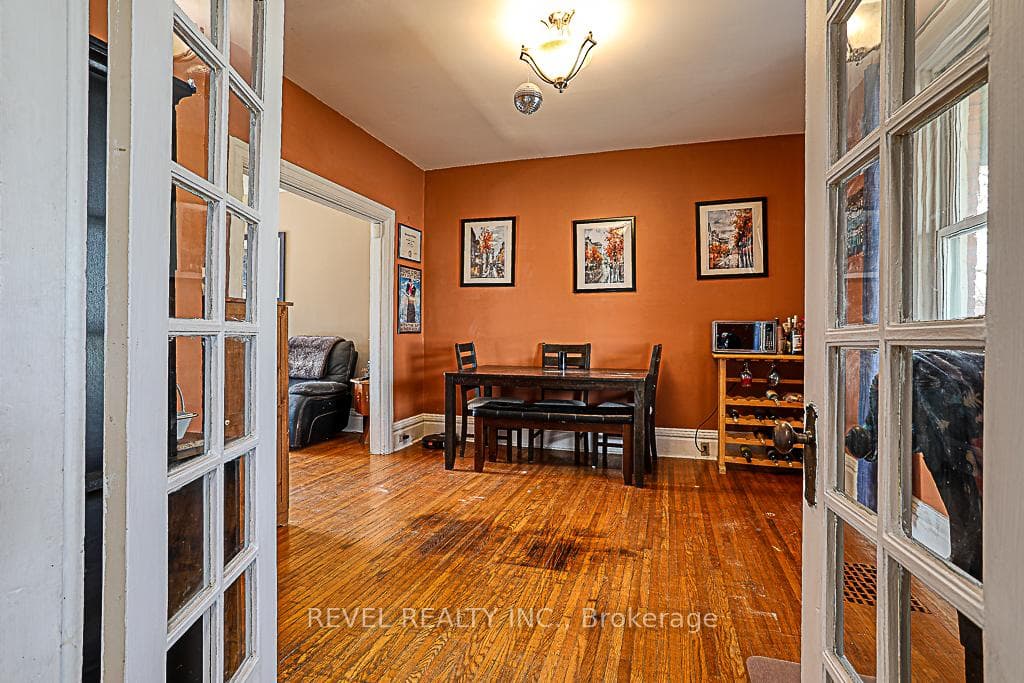 516 Henry Street photo 11