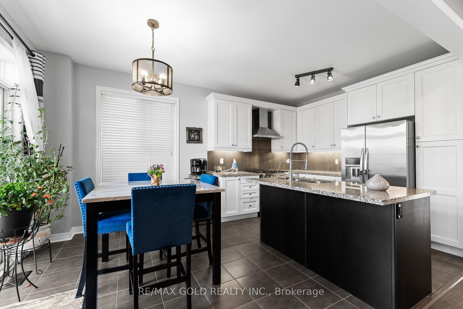 78 Weaver Terrace photo 12