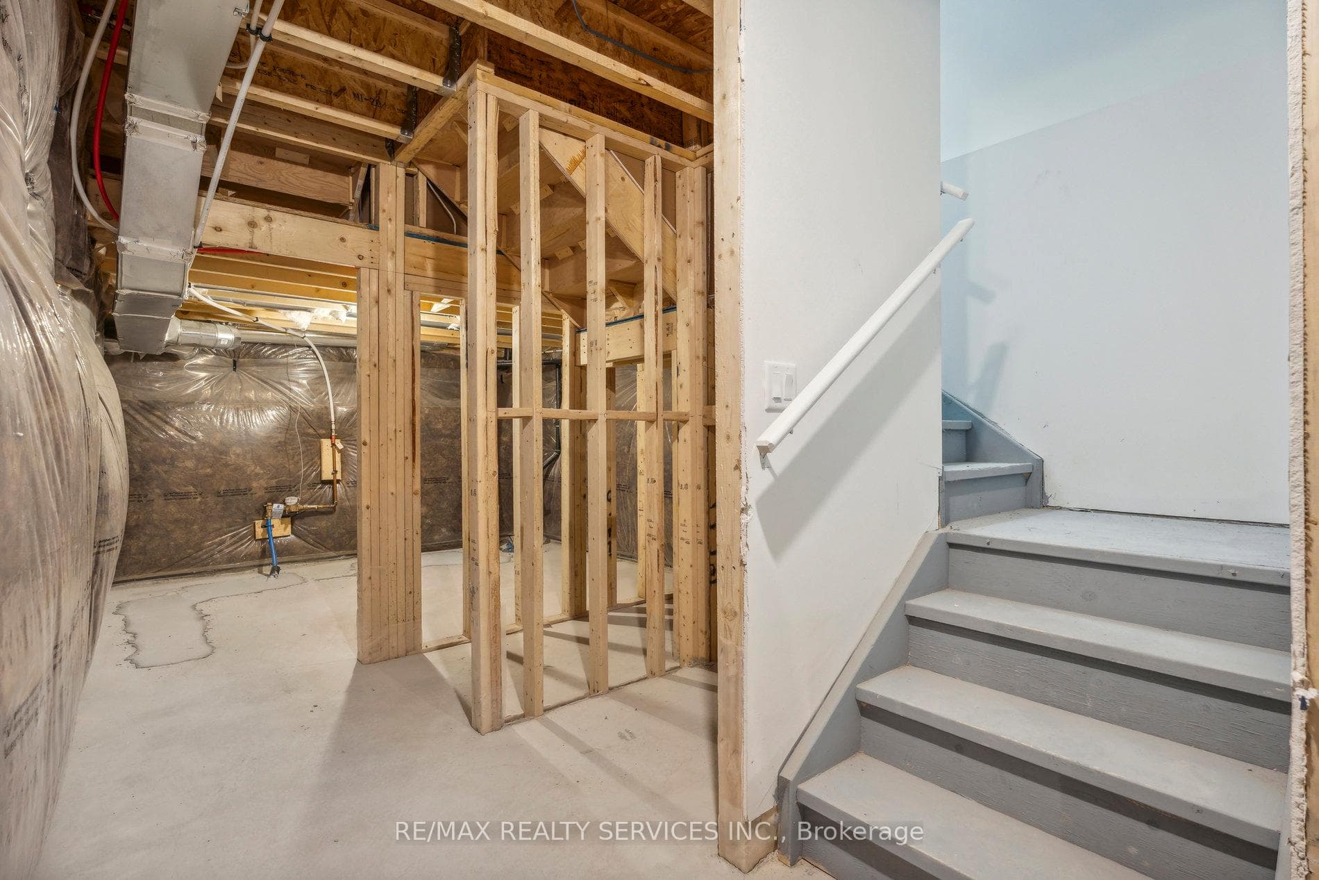 388 Madelaine Drive photo 38