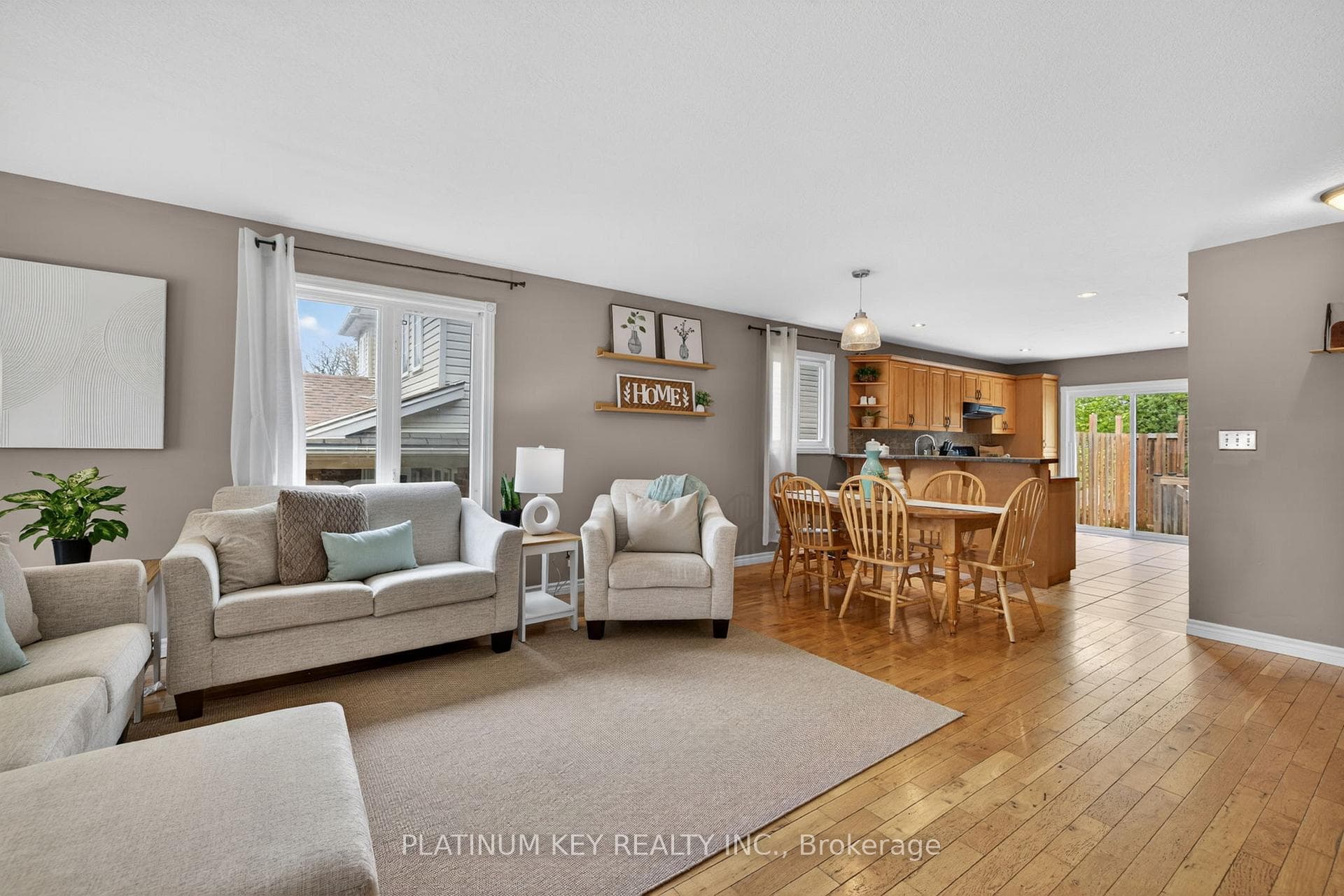 6 Juniper Crescent photo 6