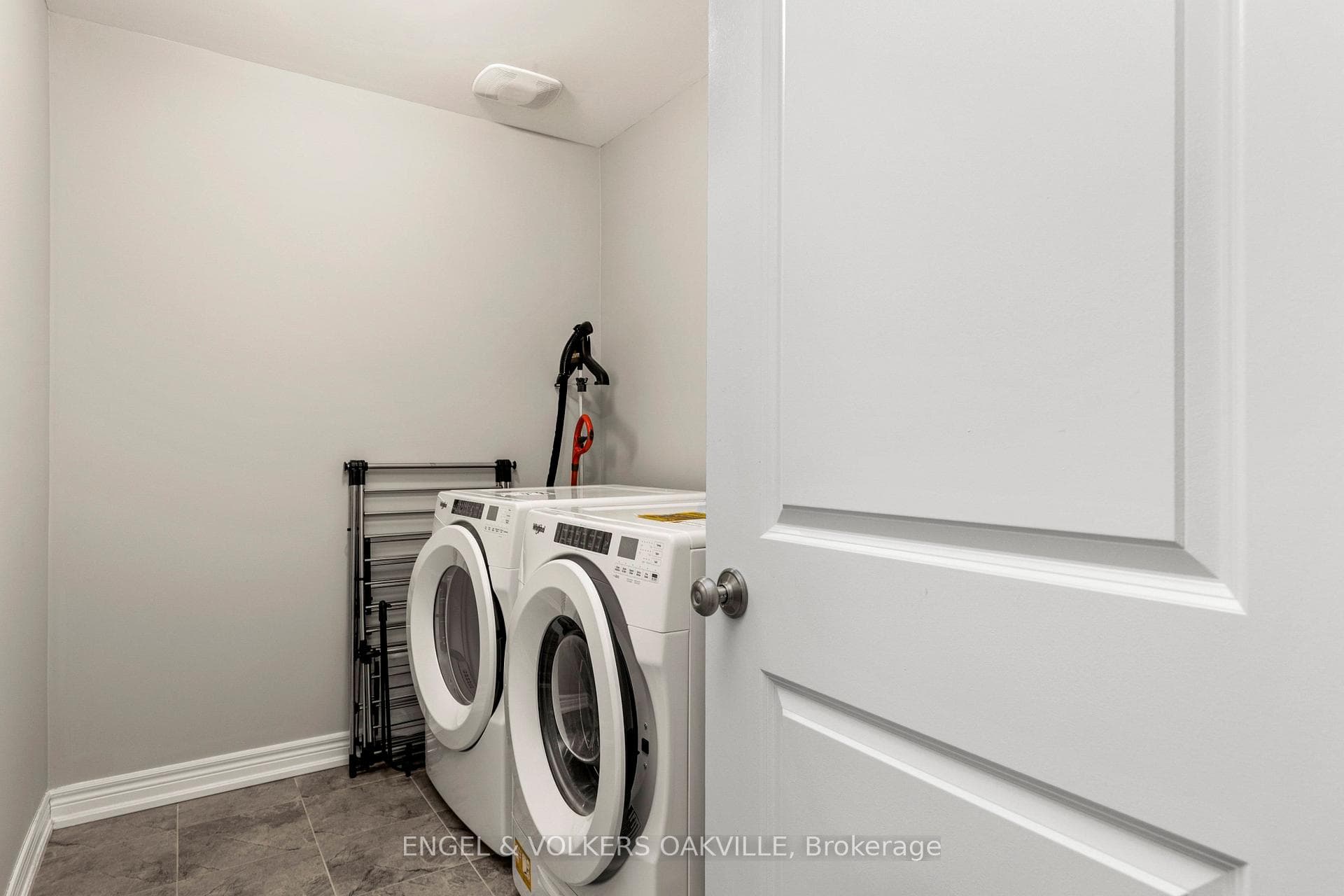 44 Clifford Crescent photo 27