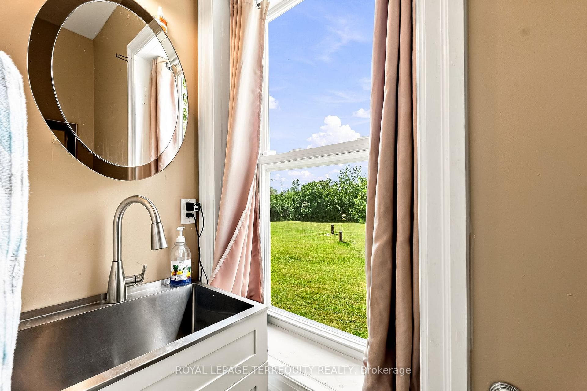 298 Crofts Road photo 21