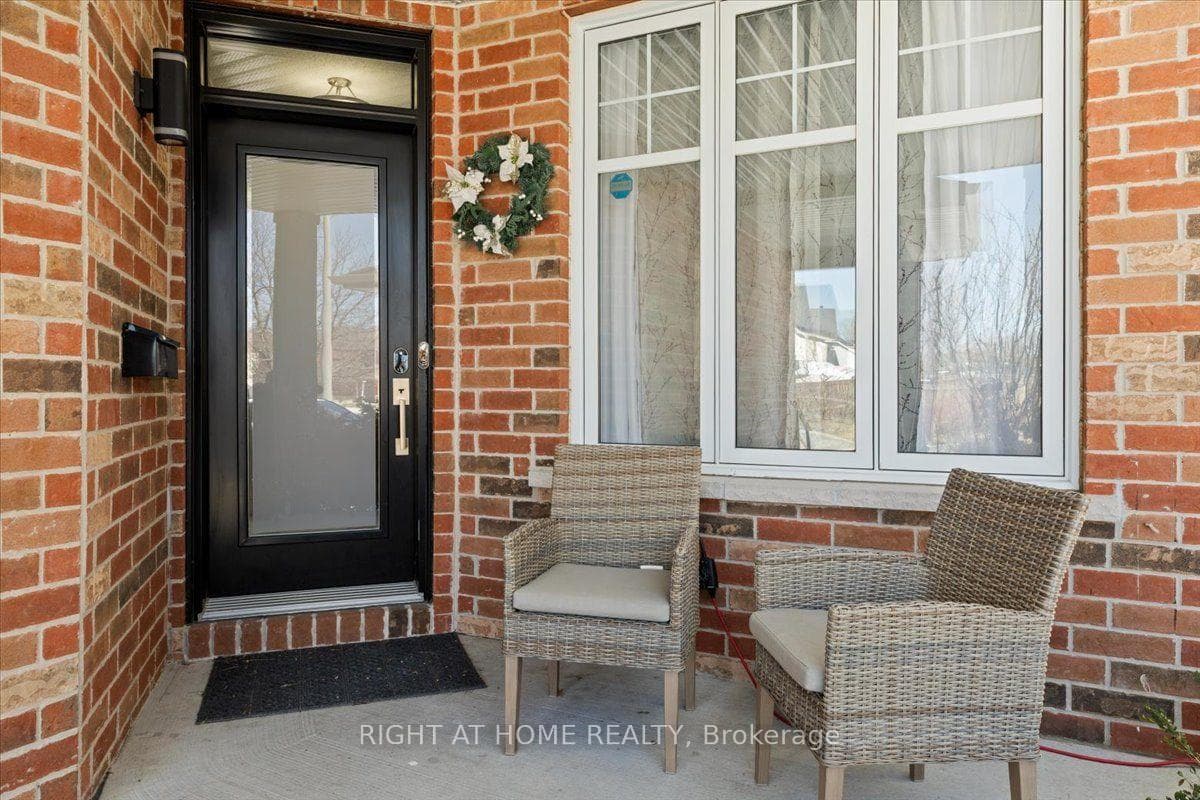 850 Feather Moss Way photo 2