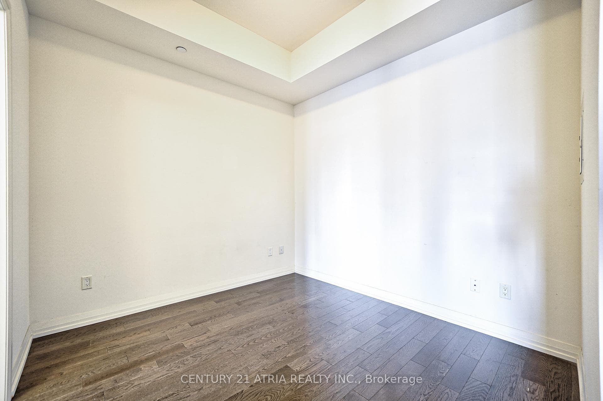460 Adelaide Street Unit 809 photo 17