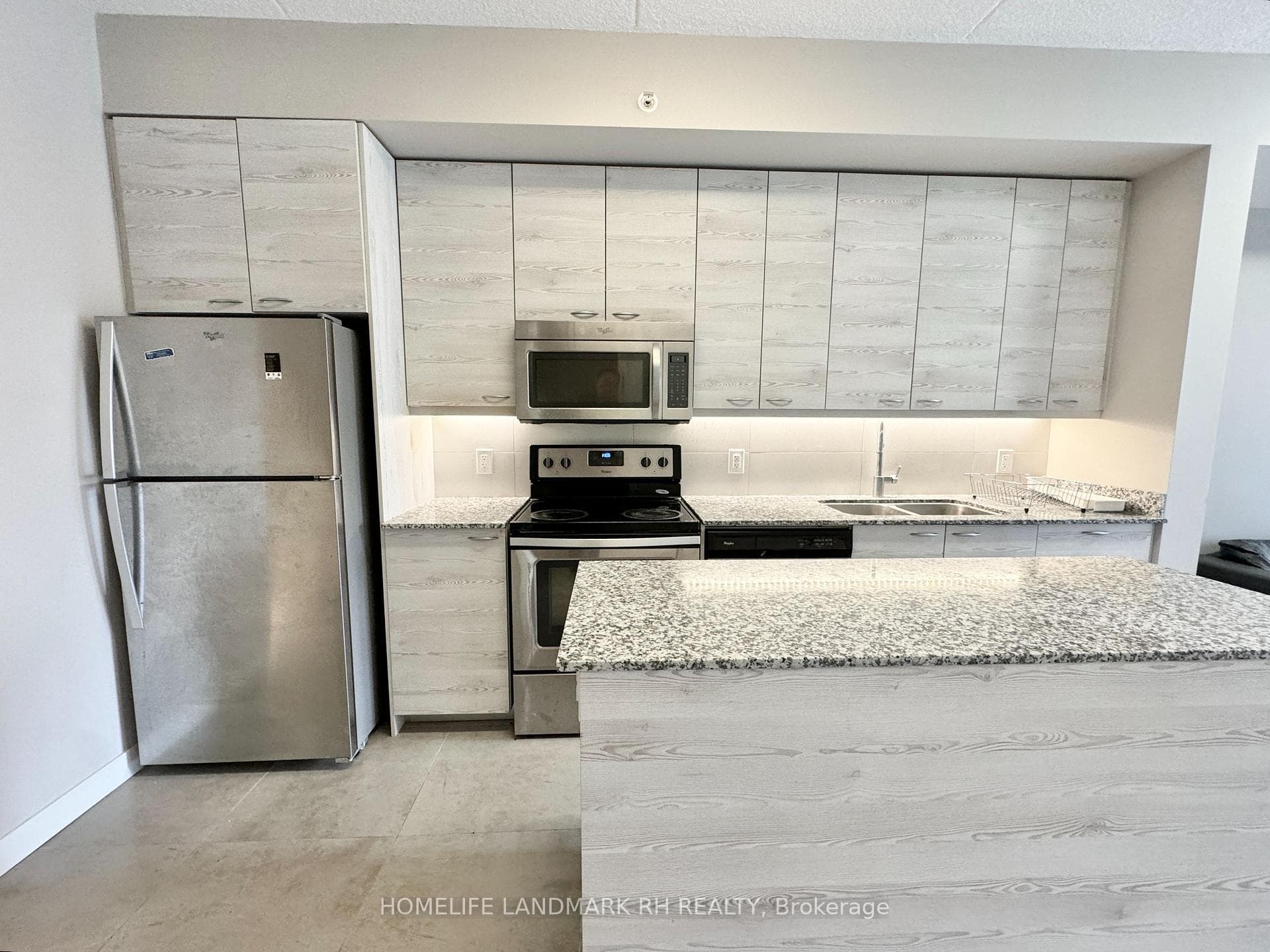 280 Lester Street Unit 210 photo 5