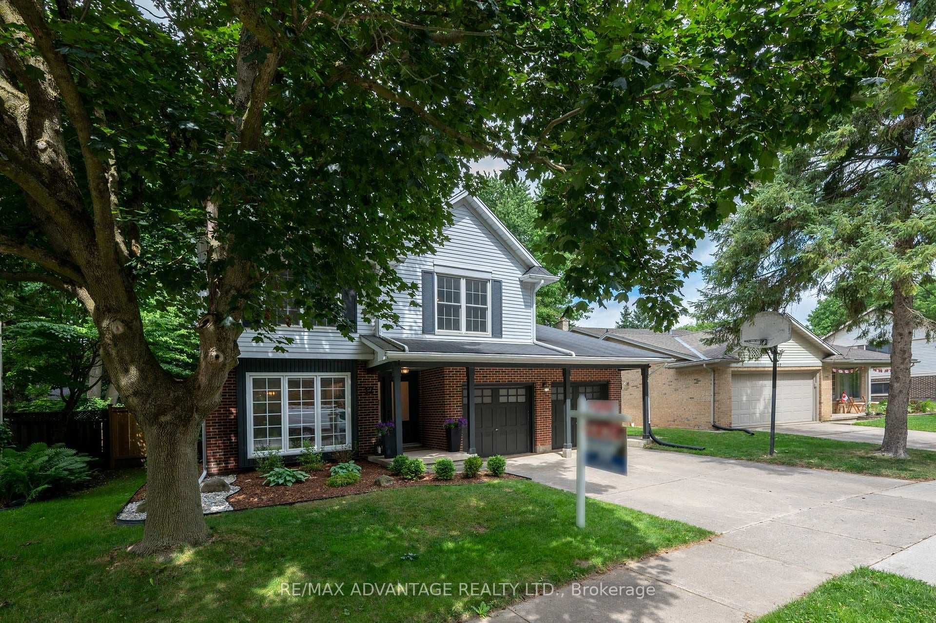 12 Spencer Crescent photo 3