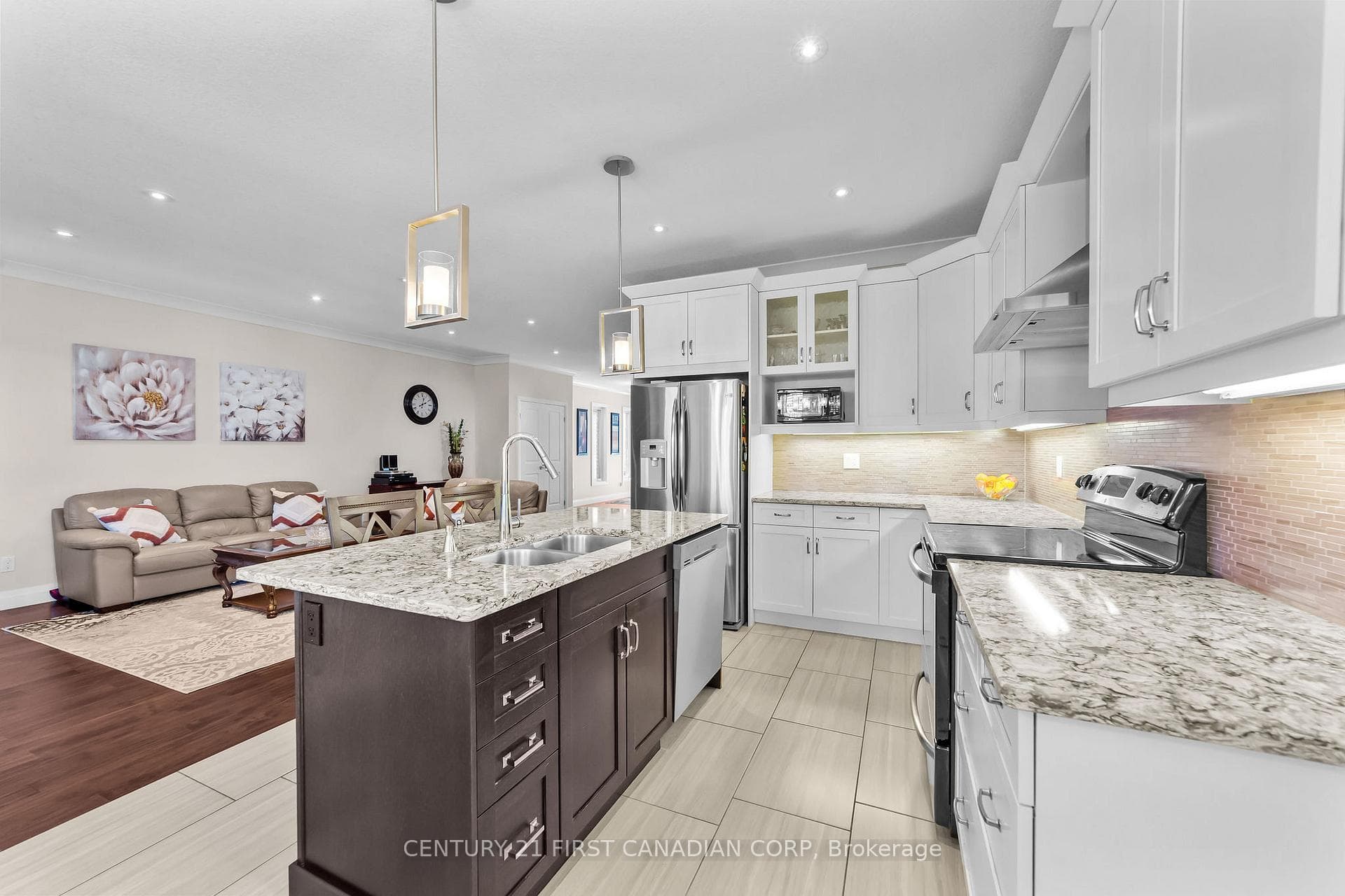 6681 Navin Crescent photo 14