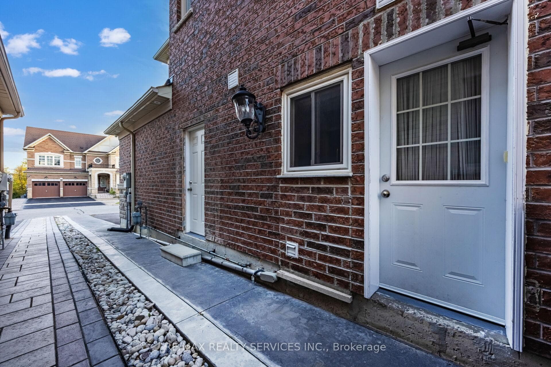 51 Midsummer Drive photo 48