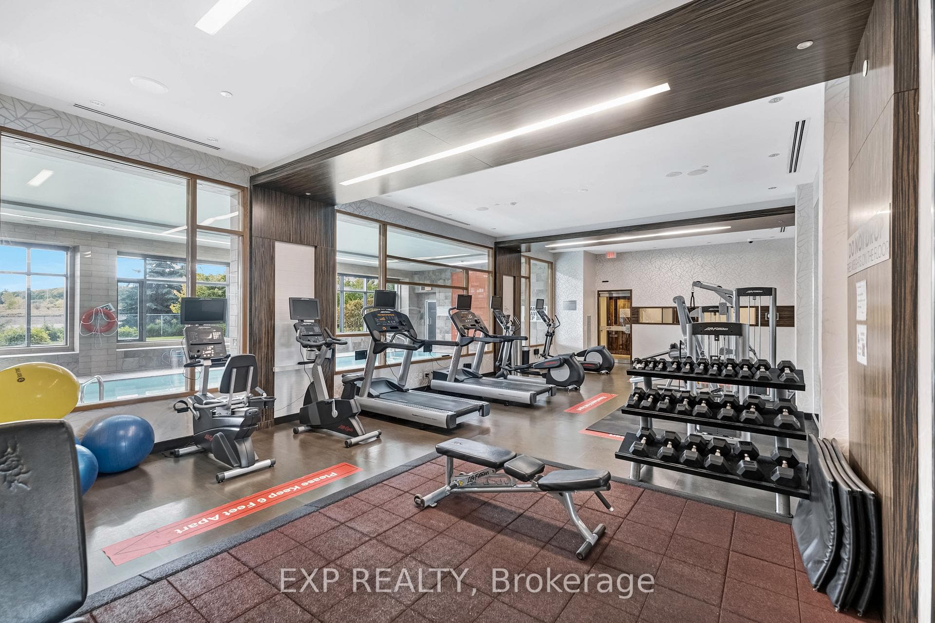 325 South Park Road Unit 602 photo 21