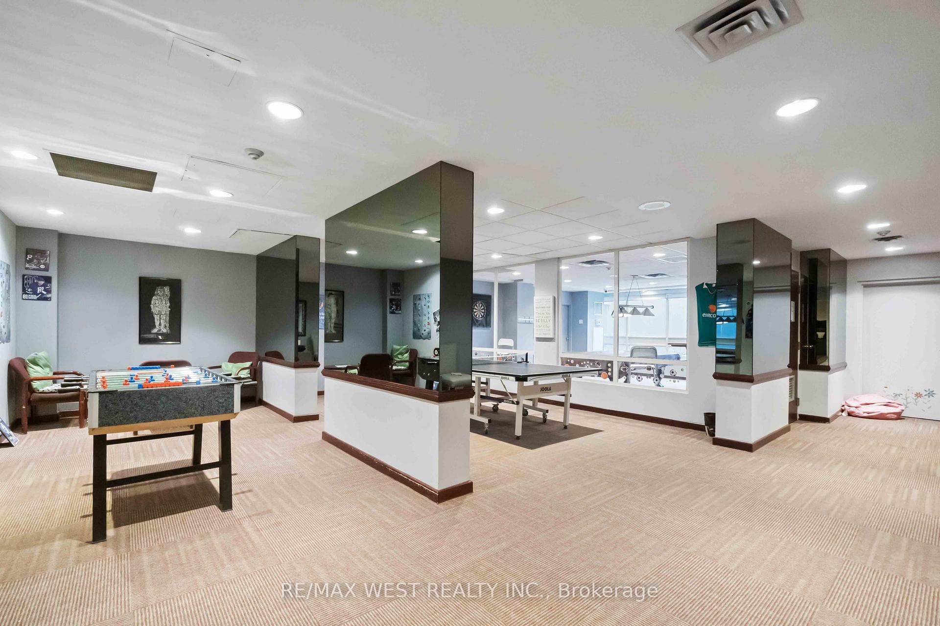 3233 Eglinton Avenue Unit 301 photo 9