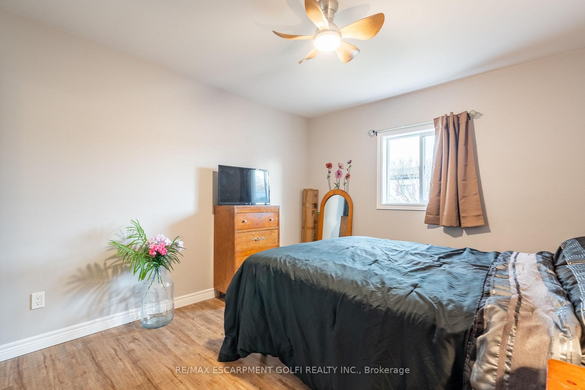4588 Martha Lane photo 15