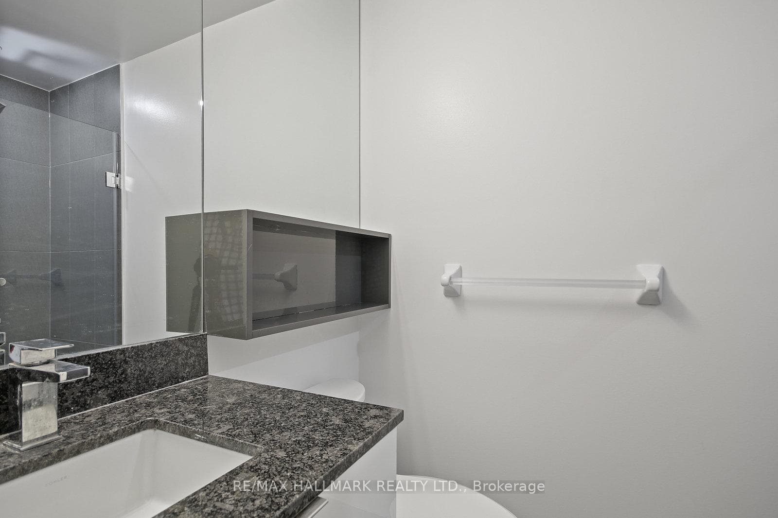 70 Princess Street Unit 306 E photo 30
