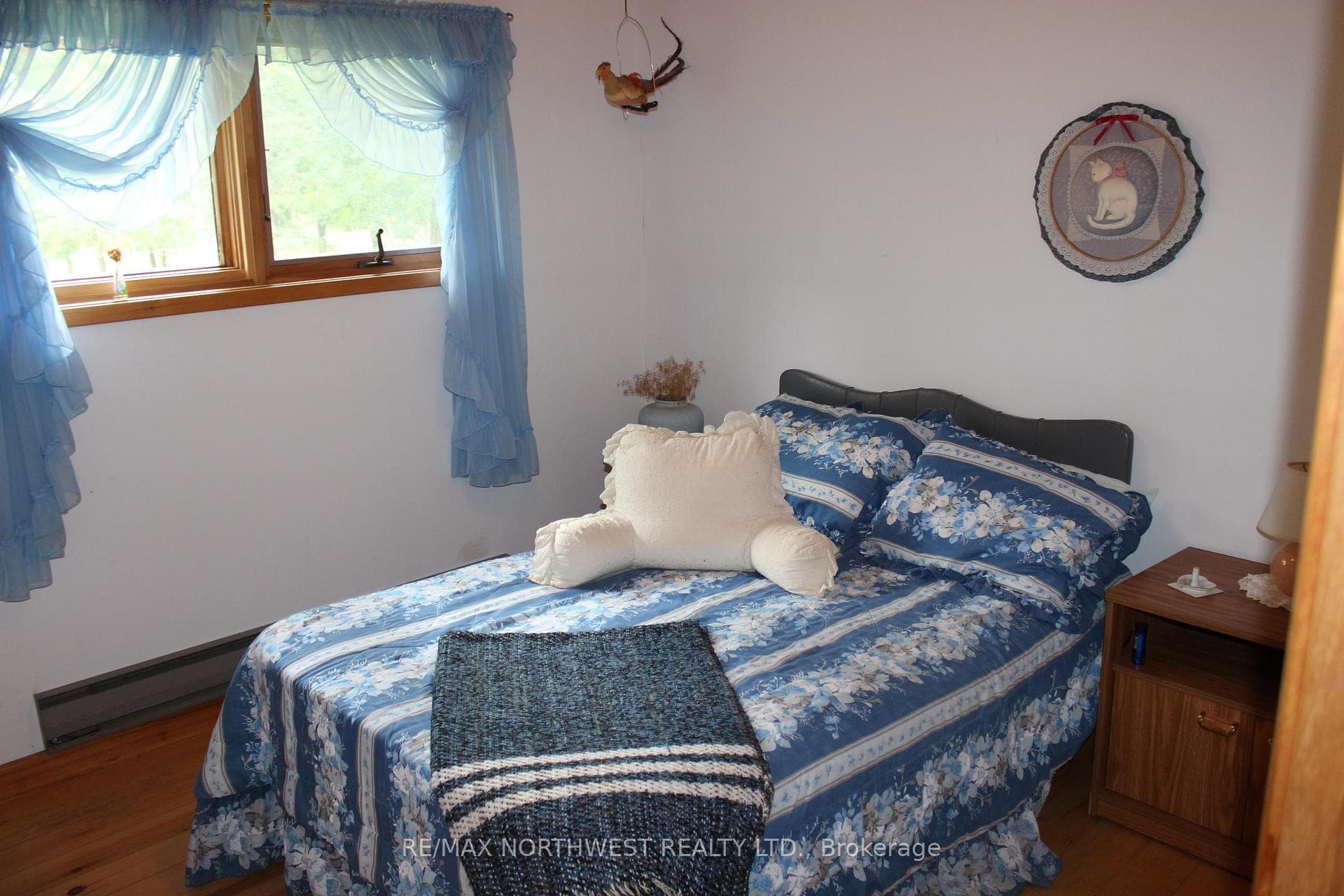 93 STINTZI DR E photo 33
